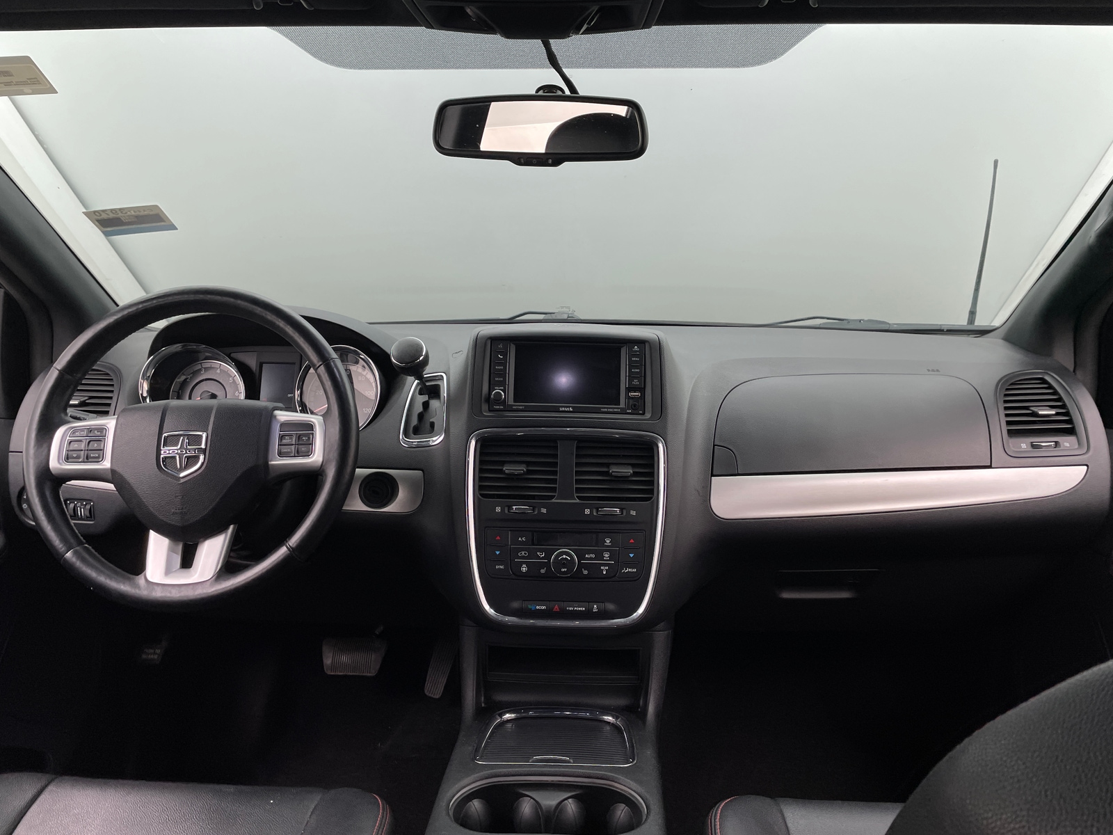 Thumbnail: 2017 Dodge Grand Caravan - 2