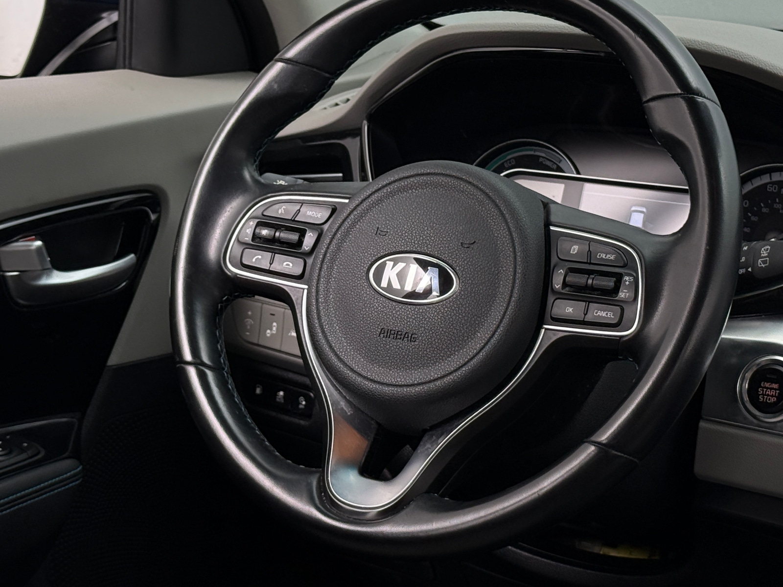 Thumbnail: 2020 Kia Niro - 5