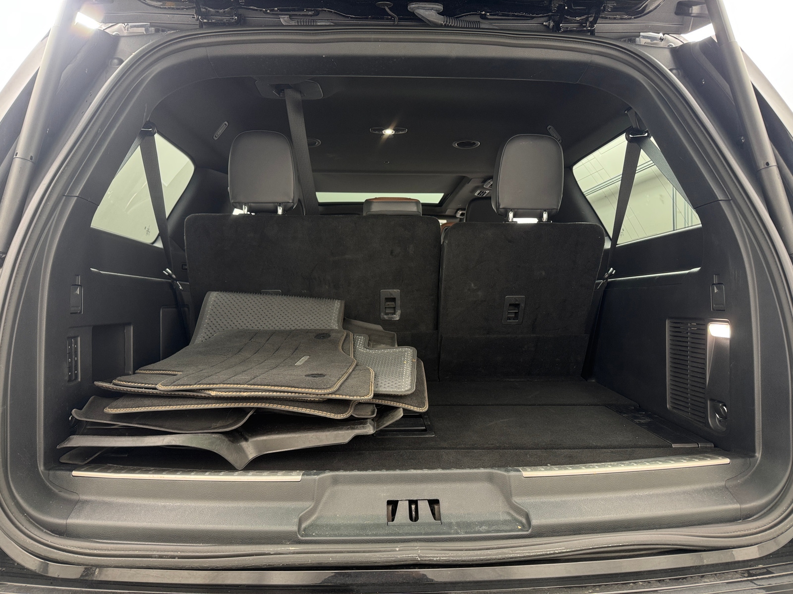 Thumbnail: 2023 Lincoln Navigator L - 6