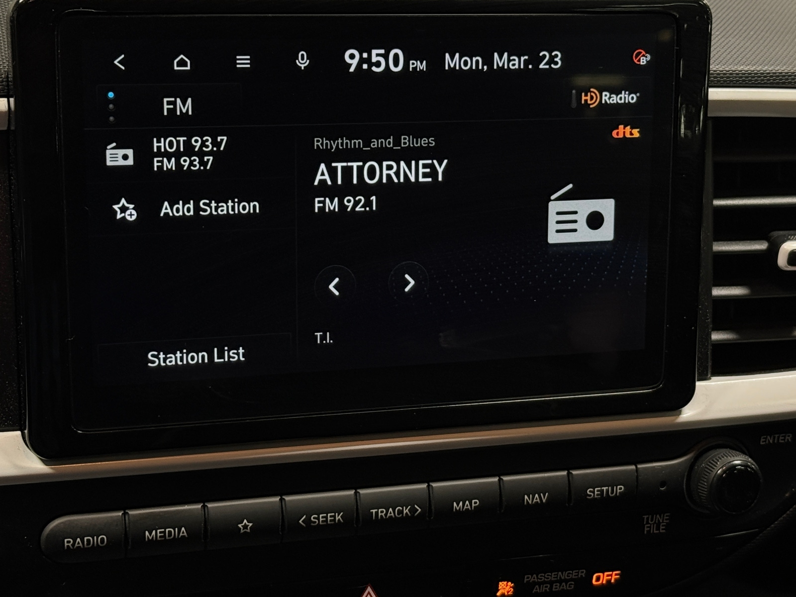 Thumbnail: 2023 Hyundai Venue - 4