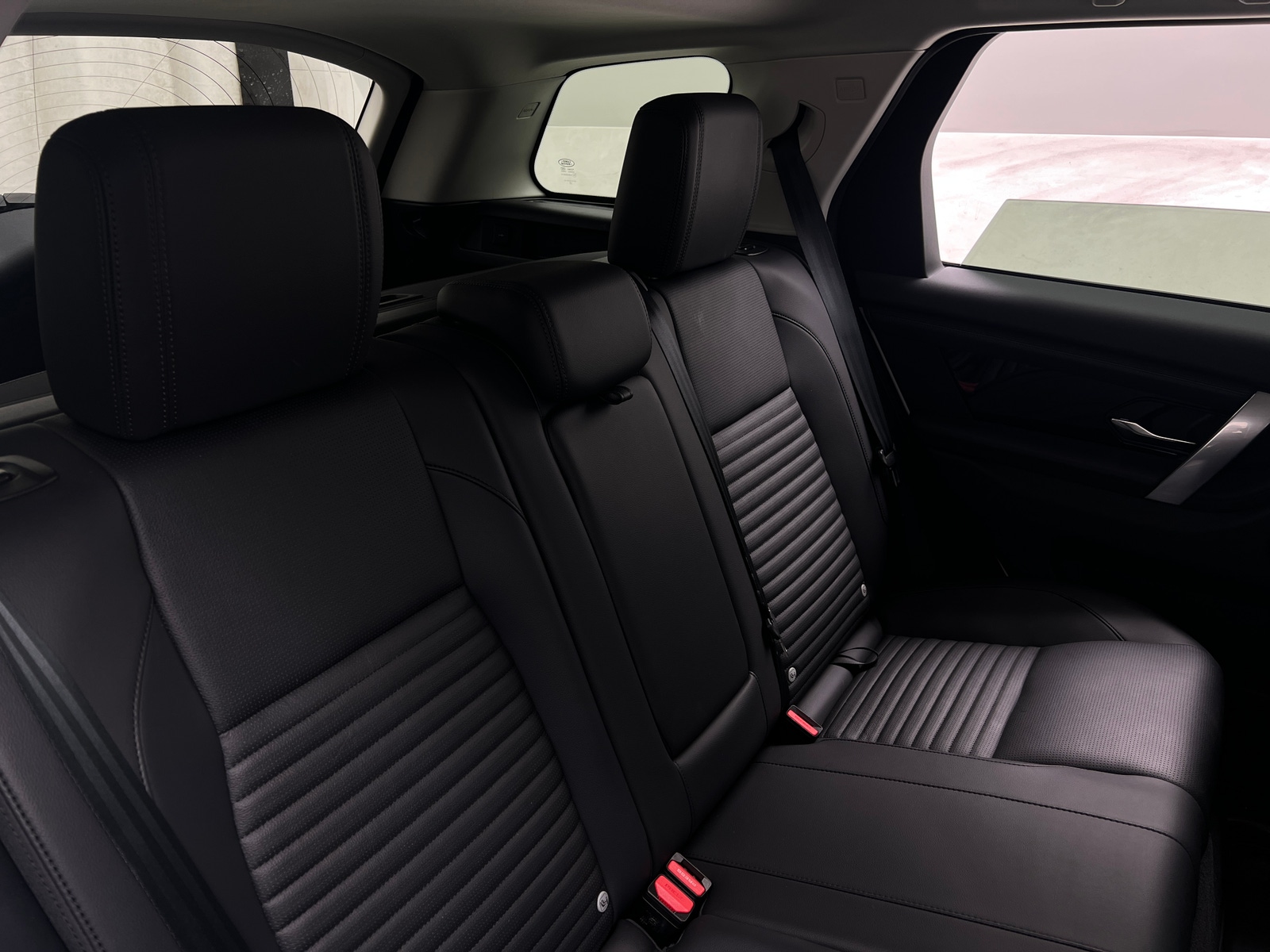 Thumbnail: 2024 Land Rover Discovery Sport - 5