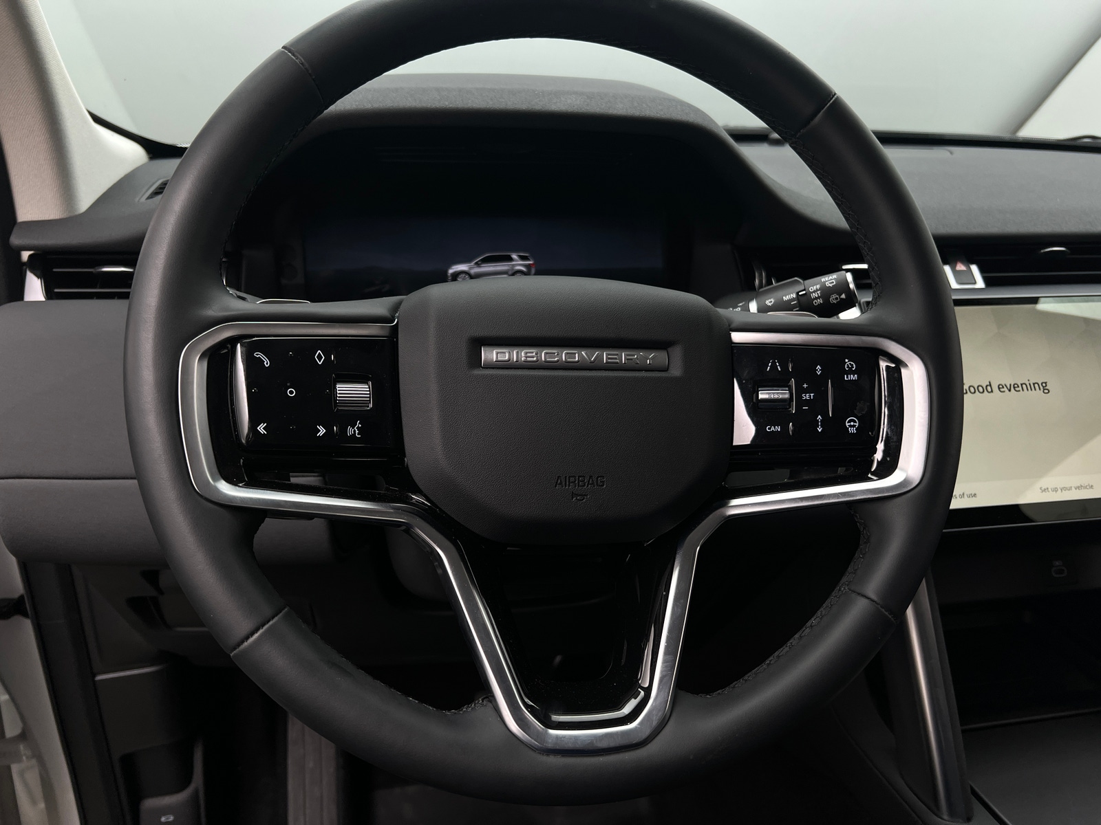 Thumbnail: 2024 Land Rover Discovery Sport - 4