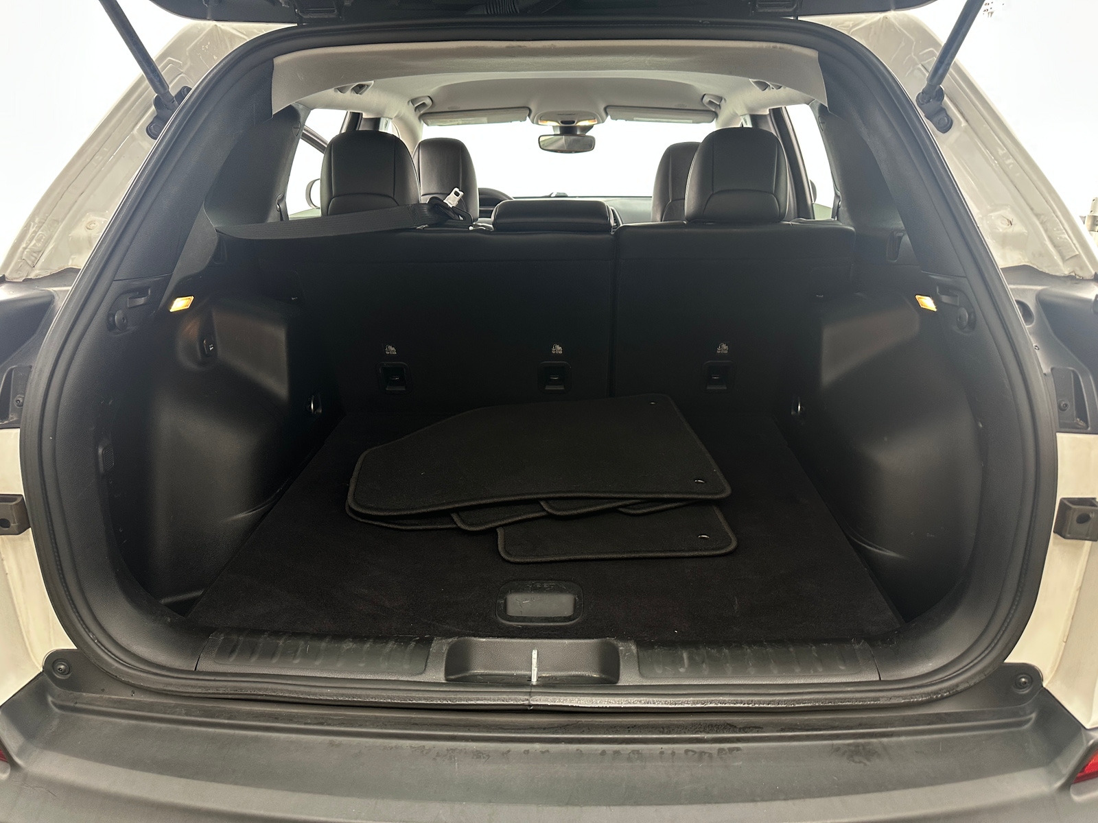 Thumbnail: 2021 Jeep Cherokee - 7