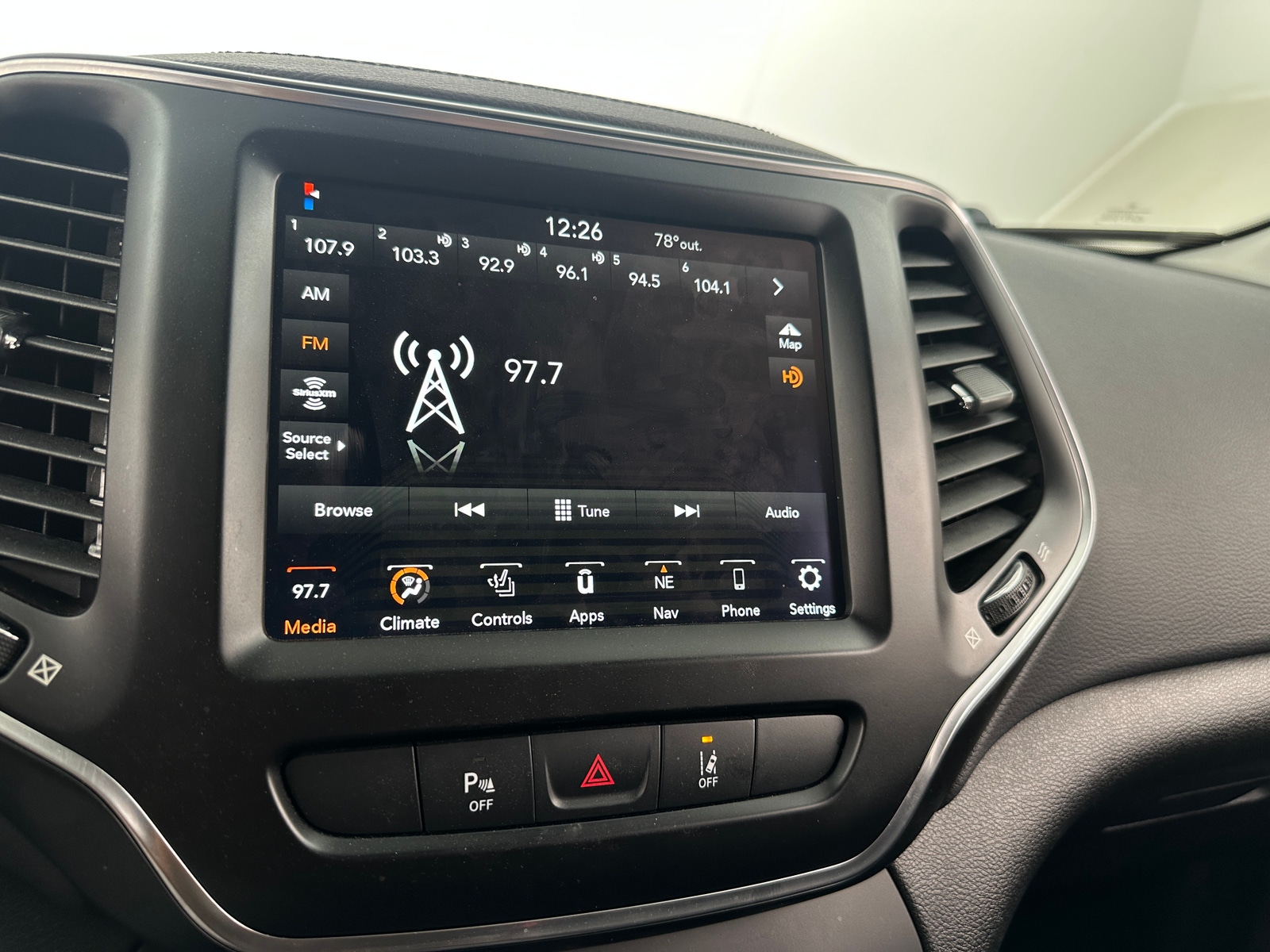 Thumbnail: 2021 Jeep Cherokee - 4