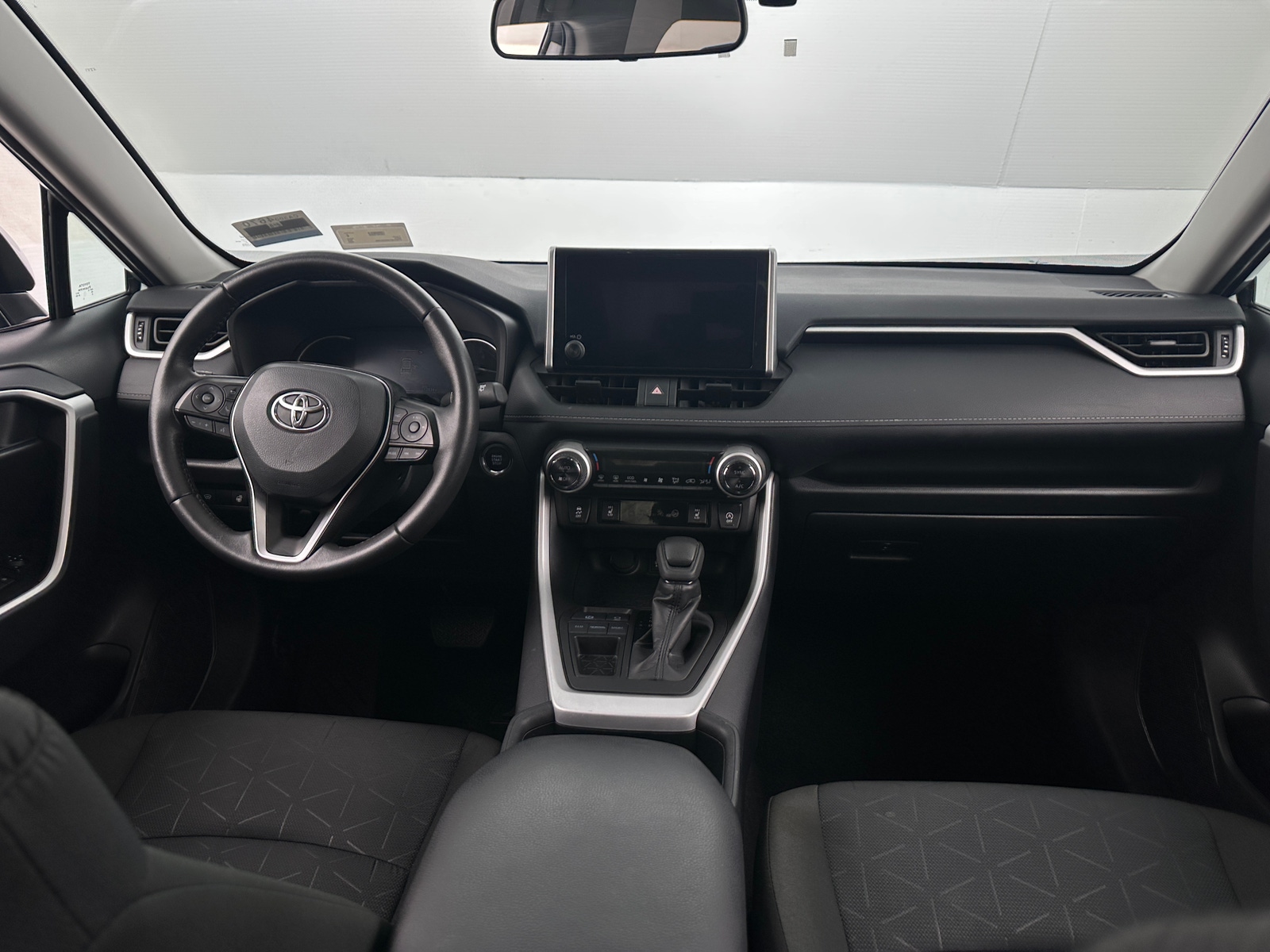 Thumbnail: 2025 Toyota RAV4 - 3