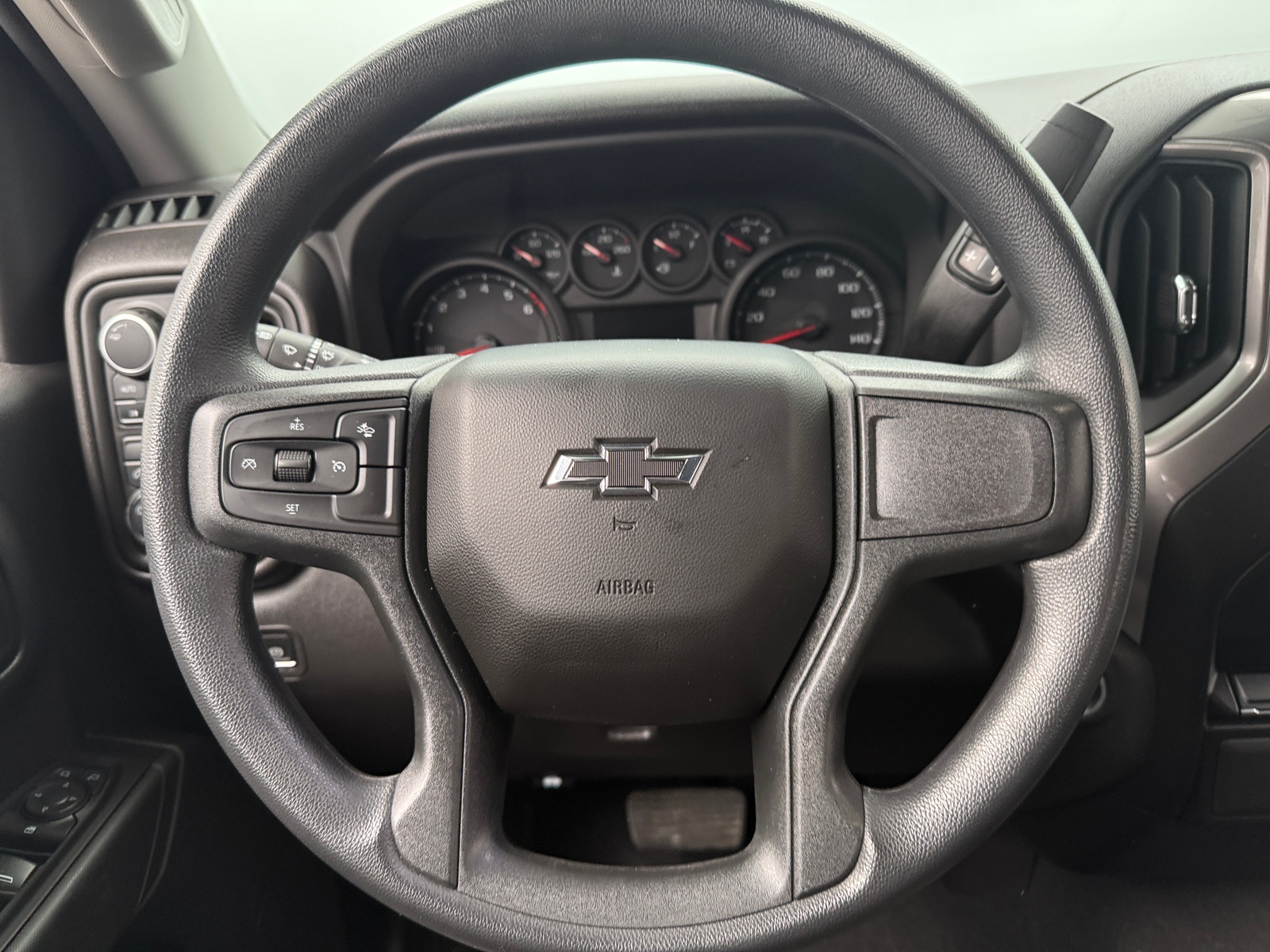 Thumbnail: 2025 Chevrolet Silverado 1500 - 5