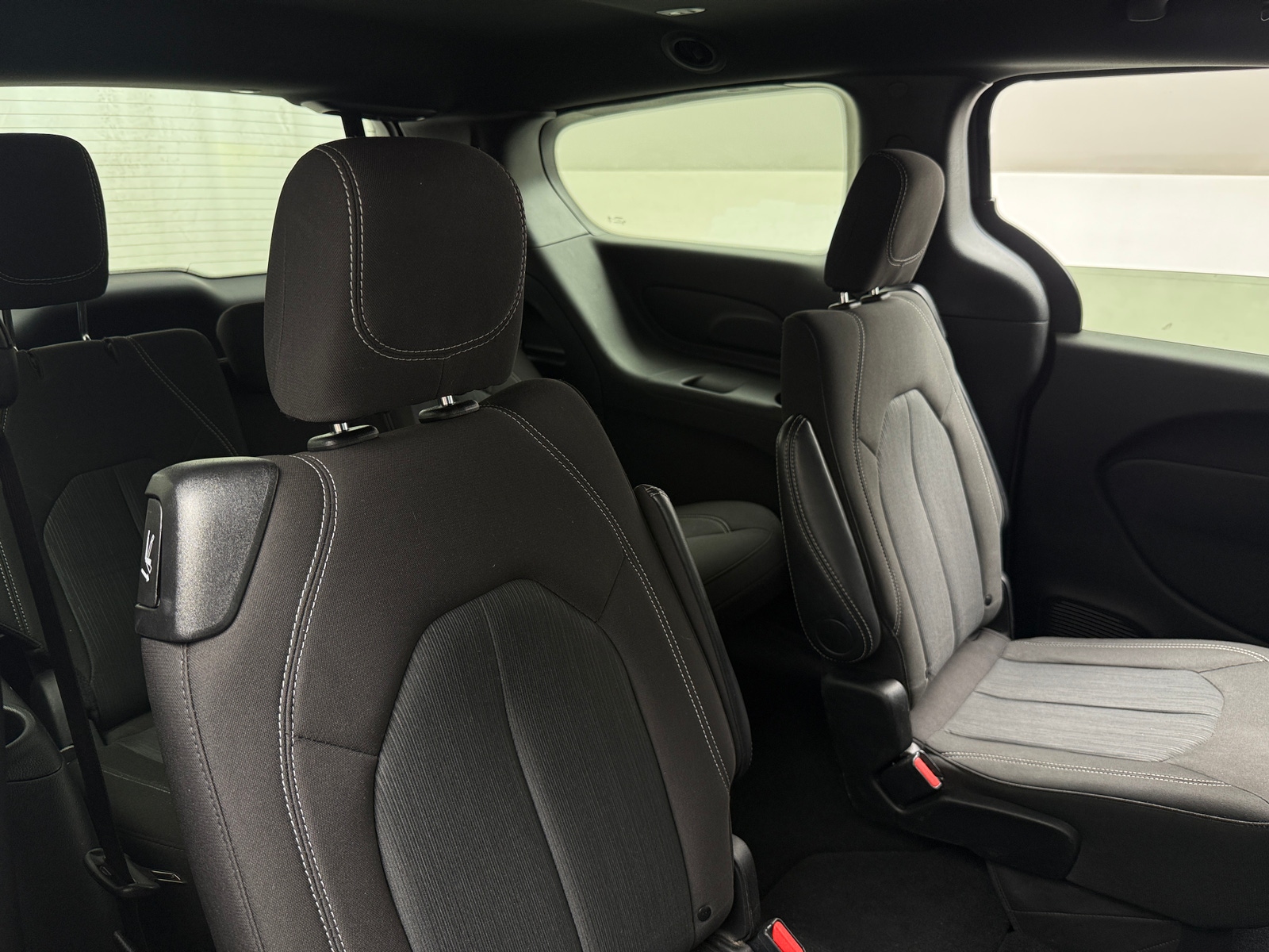 Thumbnail: 2024 Chrysler Pacifica - 6