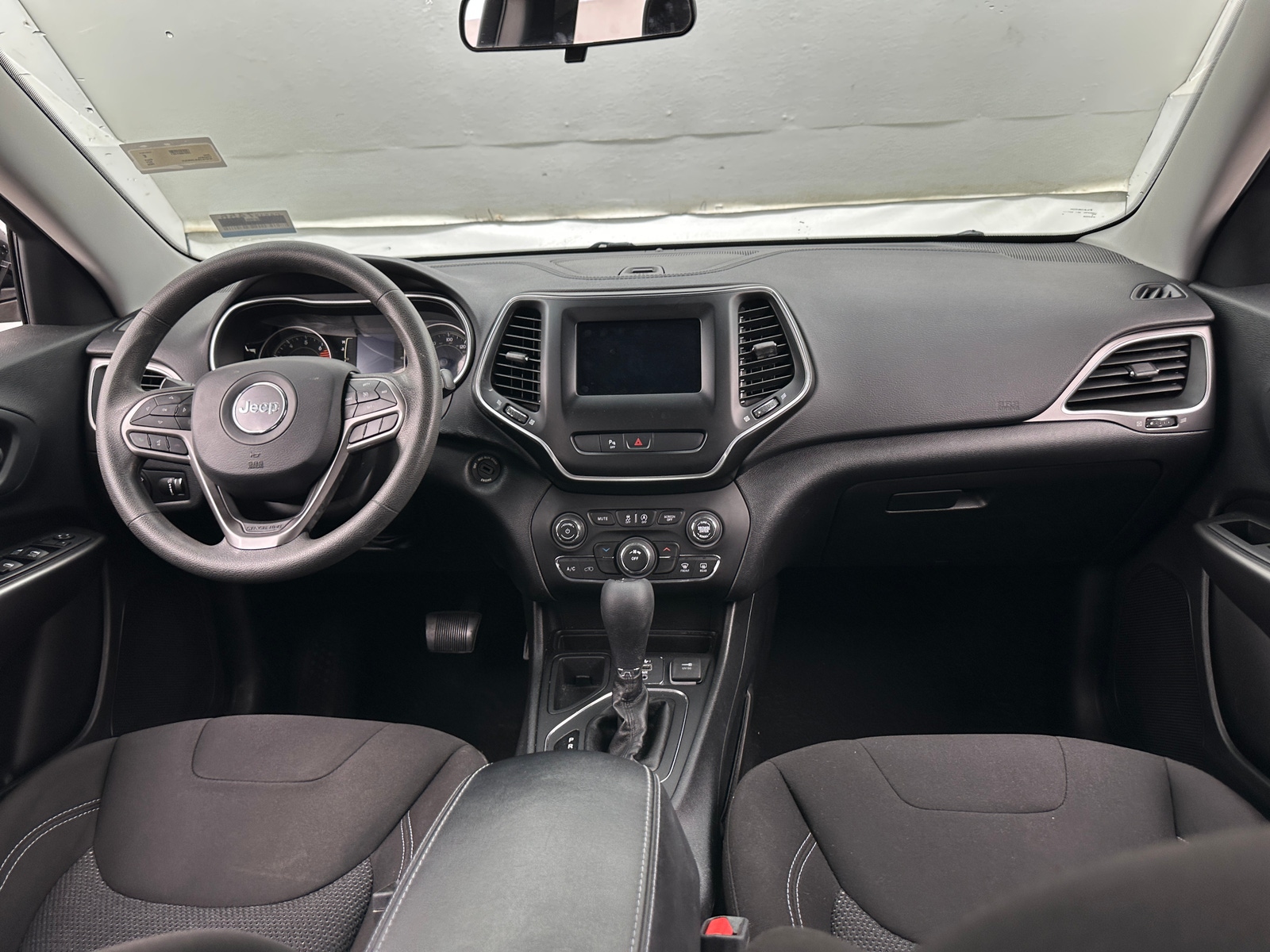 Thumbnail: 2020 Jeep Cherokee - 3