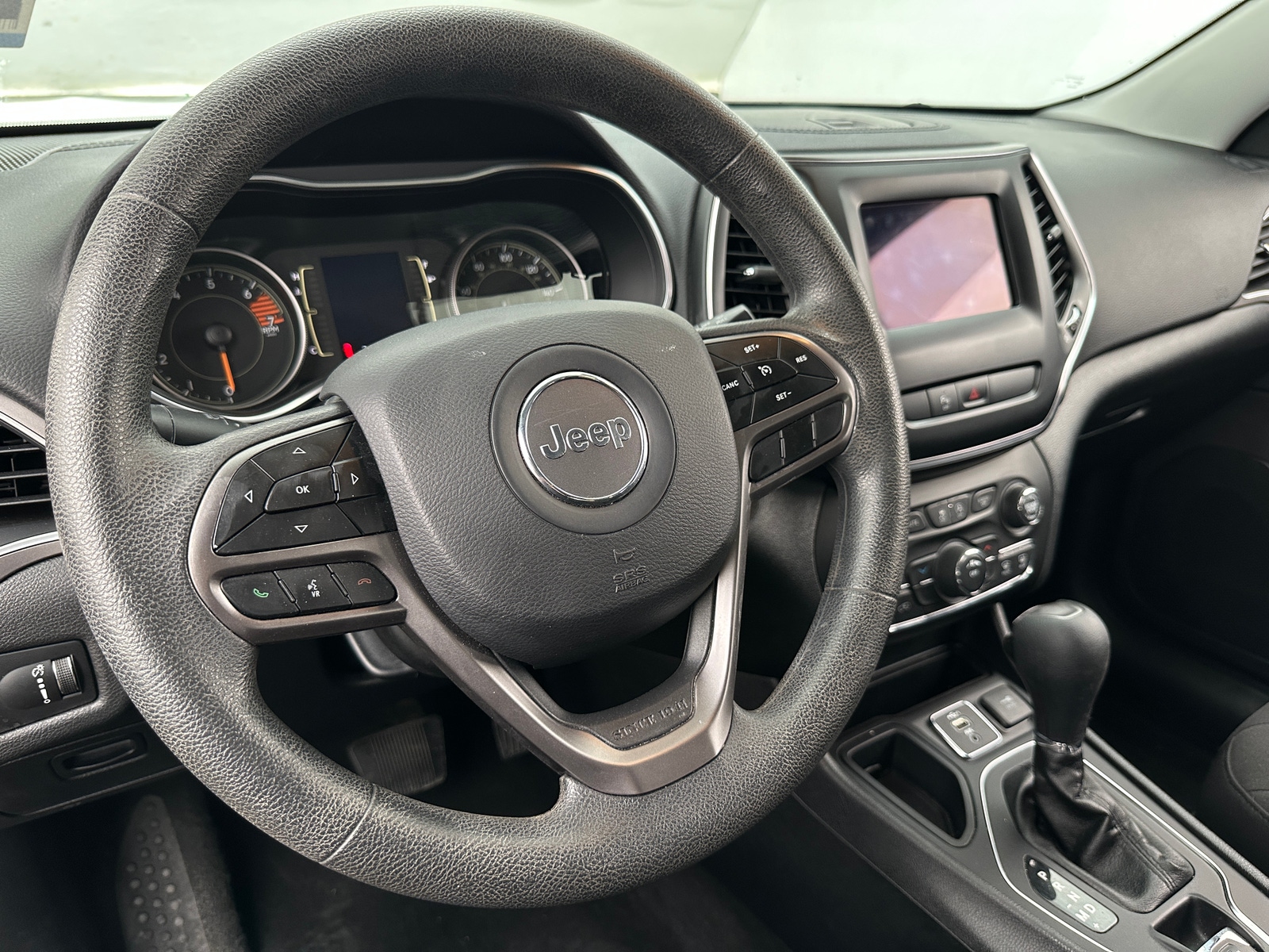 Thumbnail: 2020 Jeep Cherokee - 5