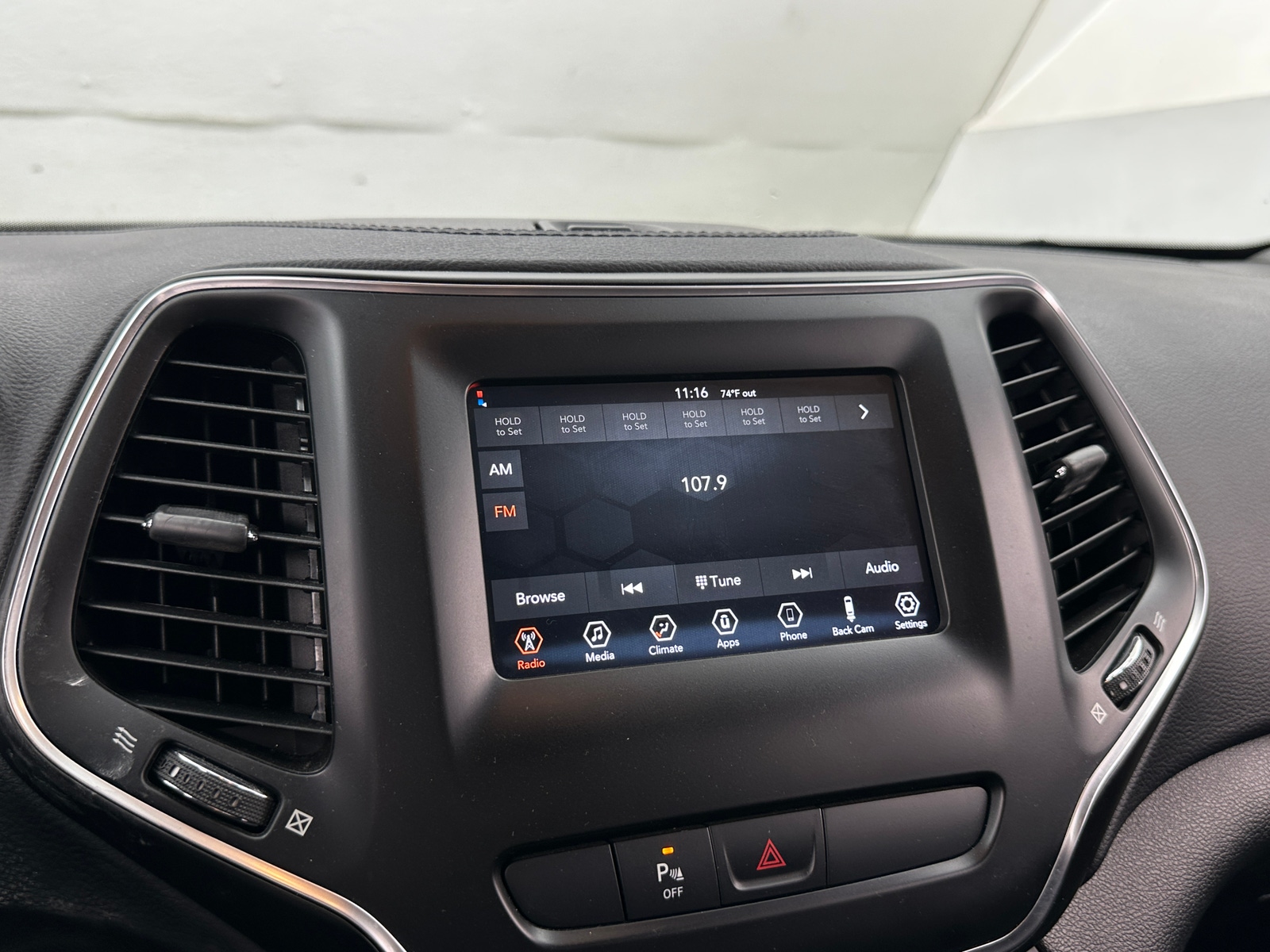 Thumbnail: 2020 Jeep Cherokee - 4