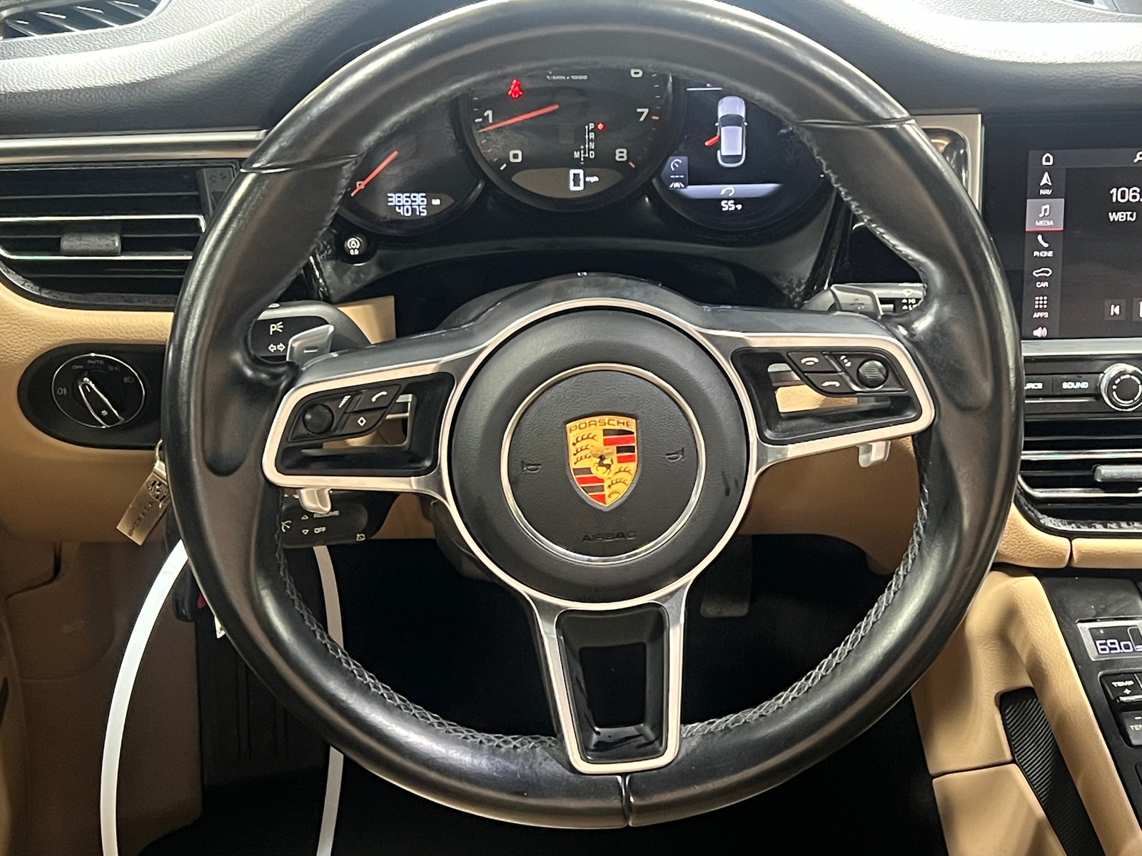 Thumbnail: 2020 Porsche Macan - 4