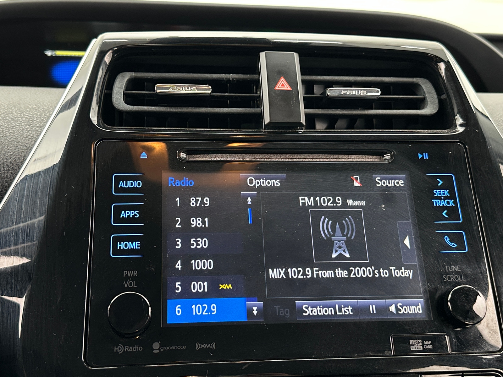 Thumbnail: 2017 Toyota Prius - 4