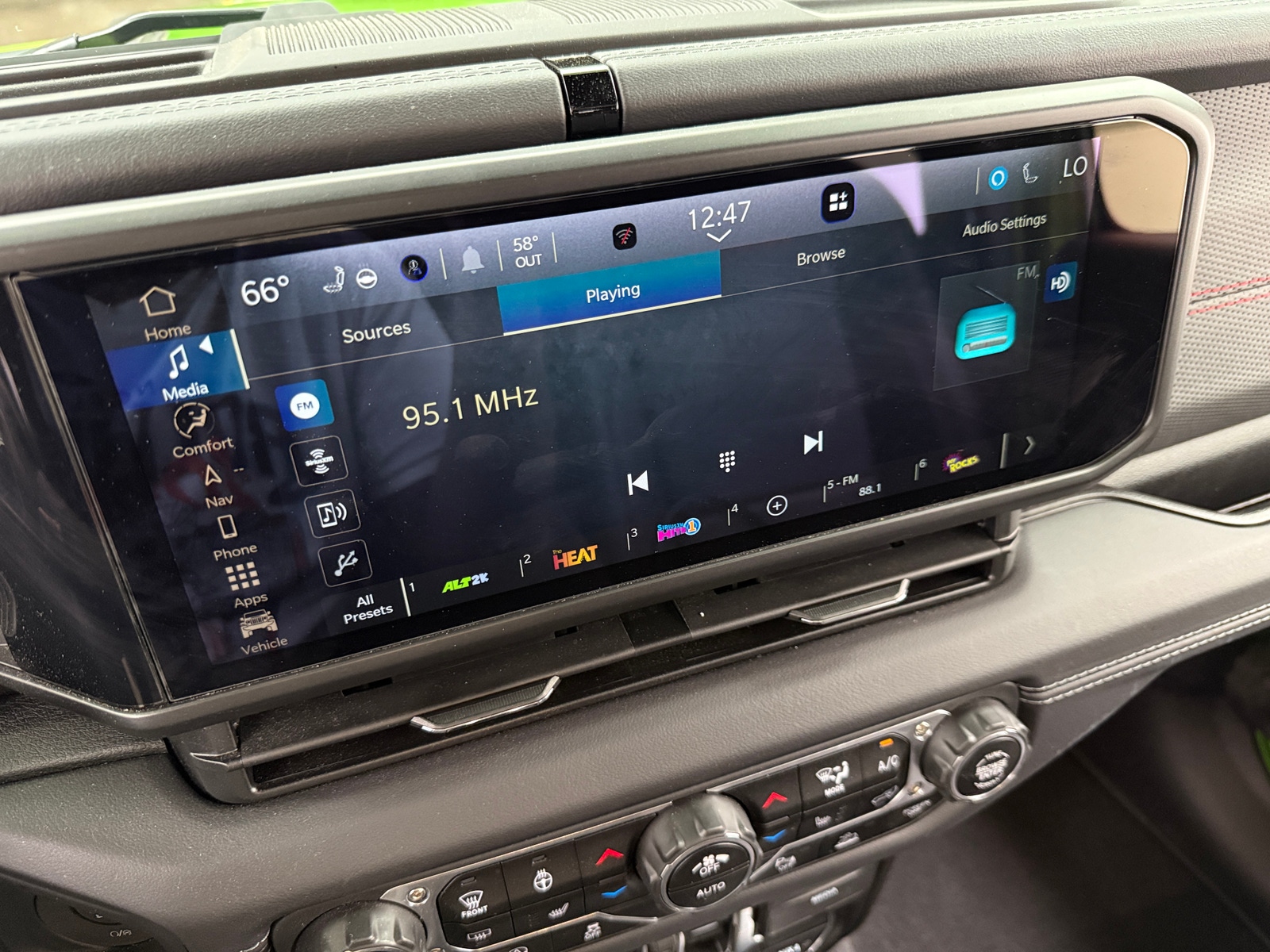 Thumbnail: 2025 Jeep Gladiator - 3