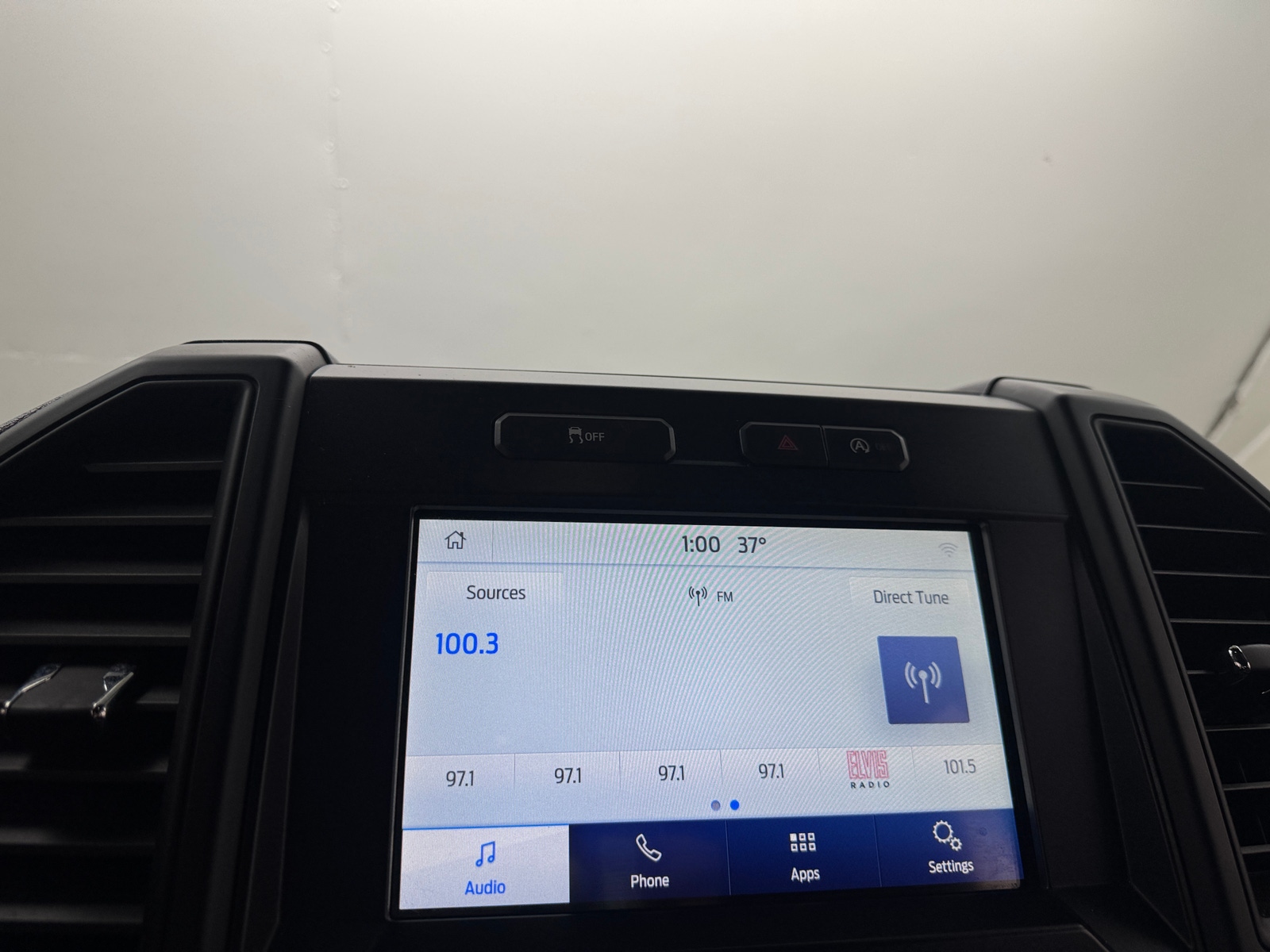 Thumbnail: 2019 Ford Econoline - 4