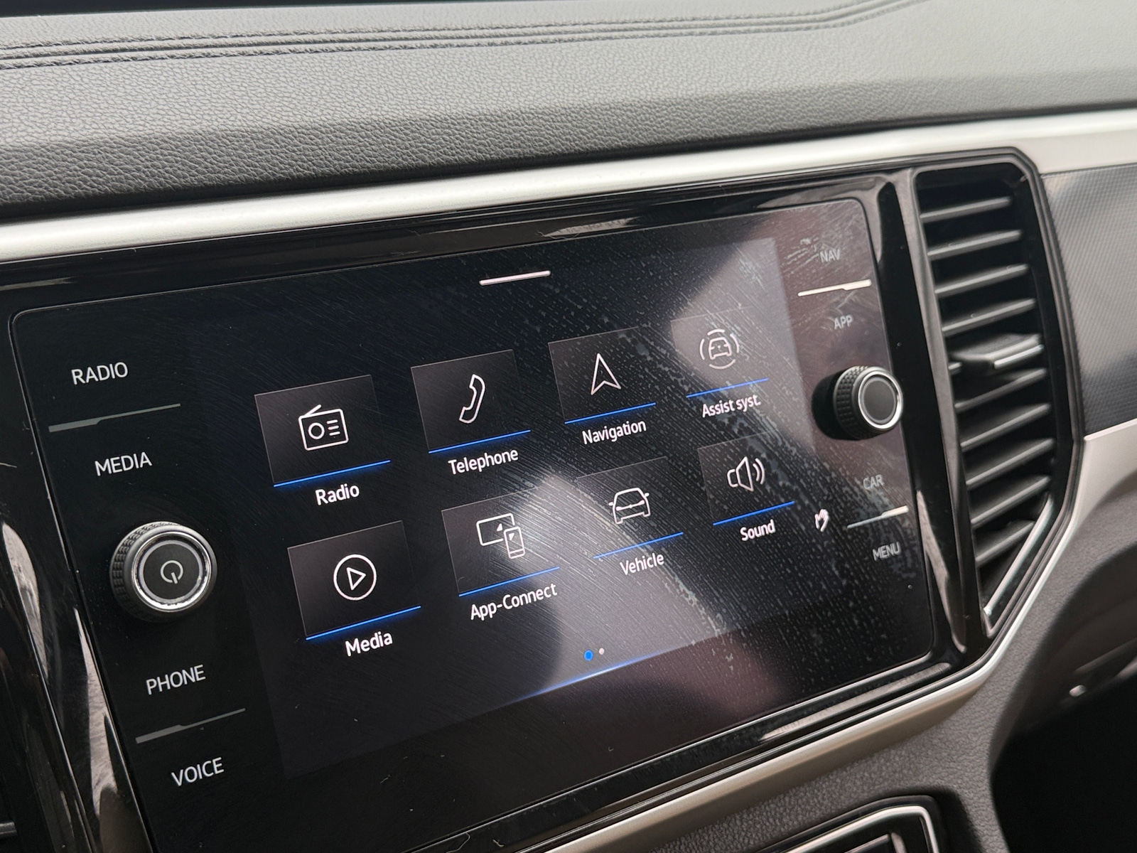 Thumbnail: 2021 Volkswagen Atlas - 3