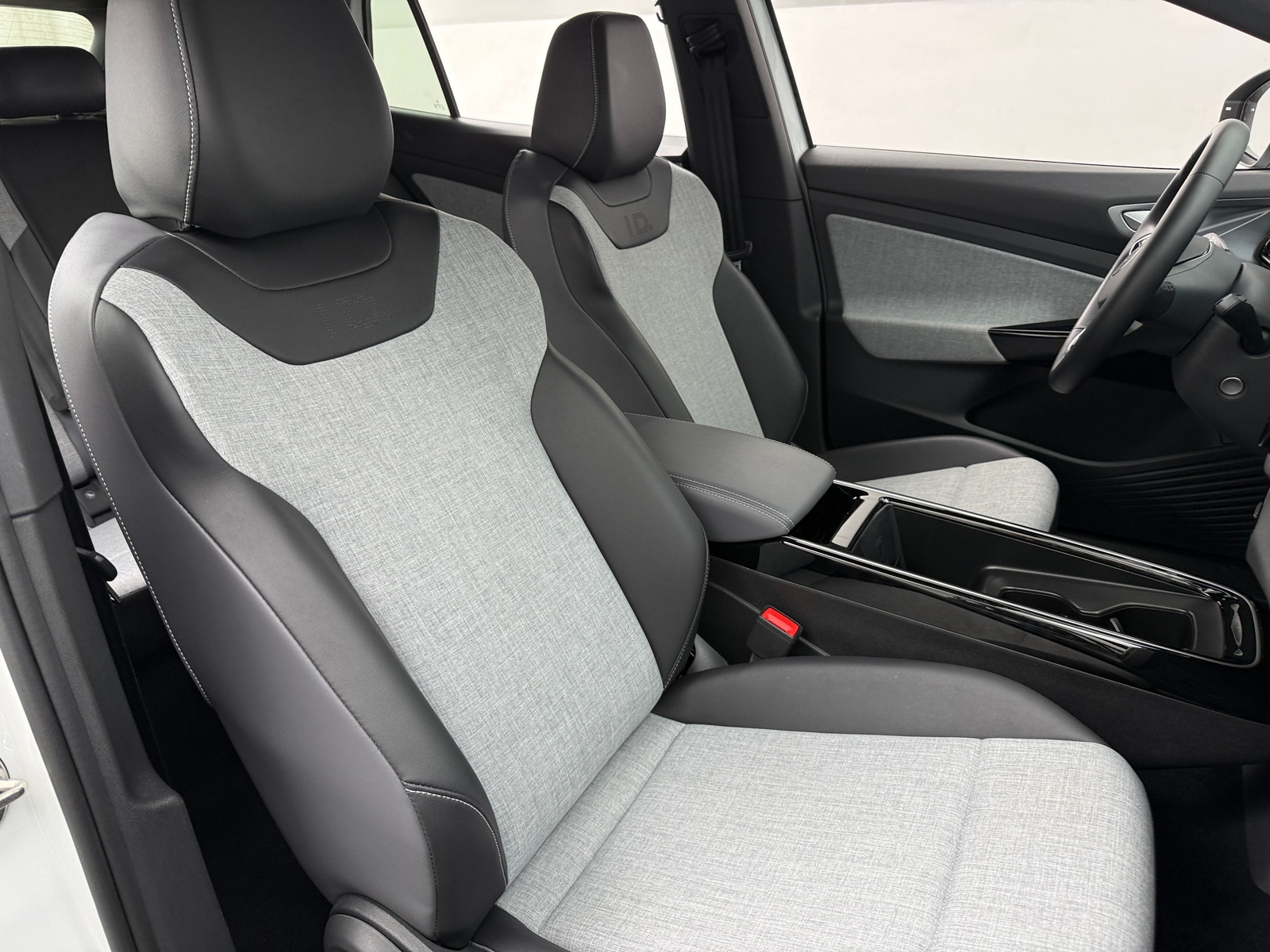 Thumbnail: 2023 Volkswagen ID.4 - 2