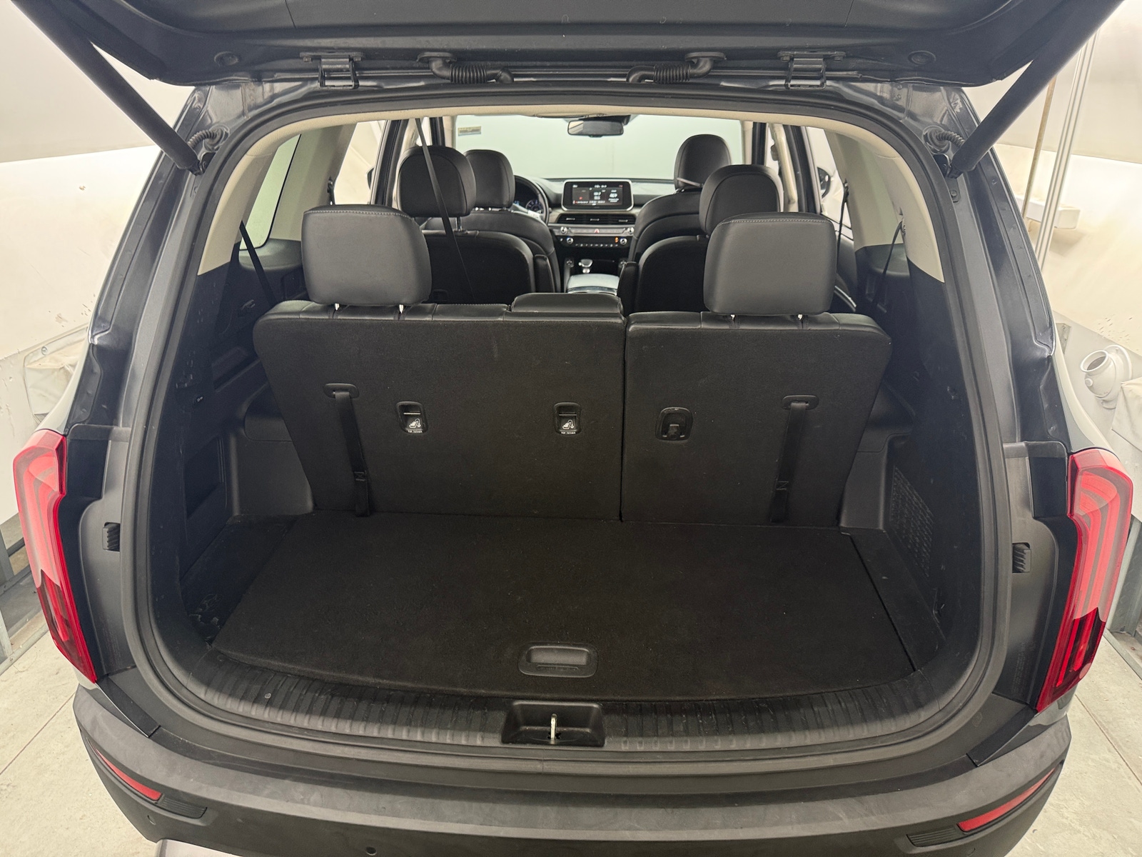 Thumbnail: 2020 Kia Telluride - 6