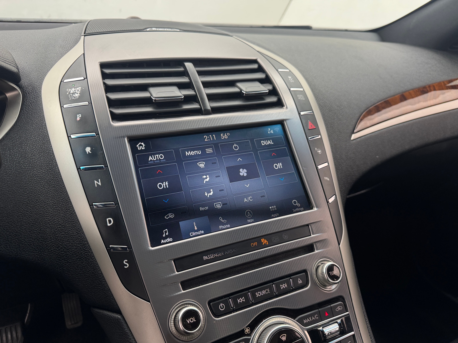 Thumbnail: 2020 Lincoln MKZ - 3