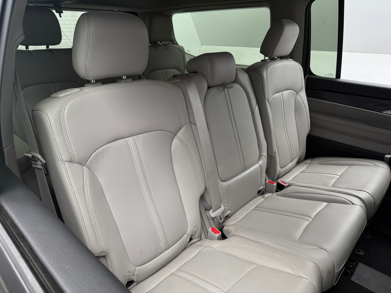 Thumbnail: 2023 Jeep Wagoneer - 5