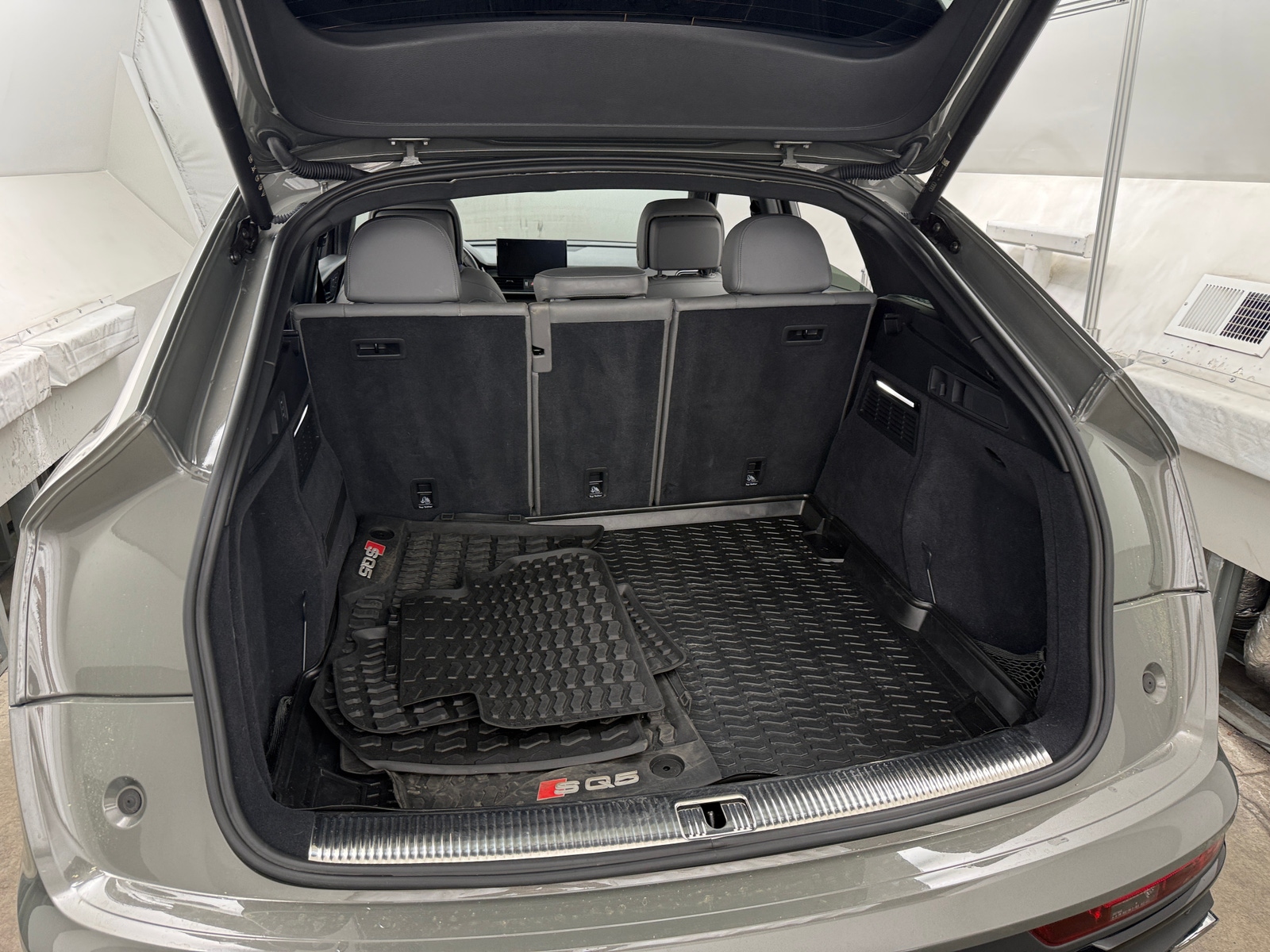 Thumbnail: 2024 Audi SQ5 - 6