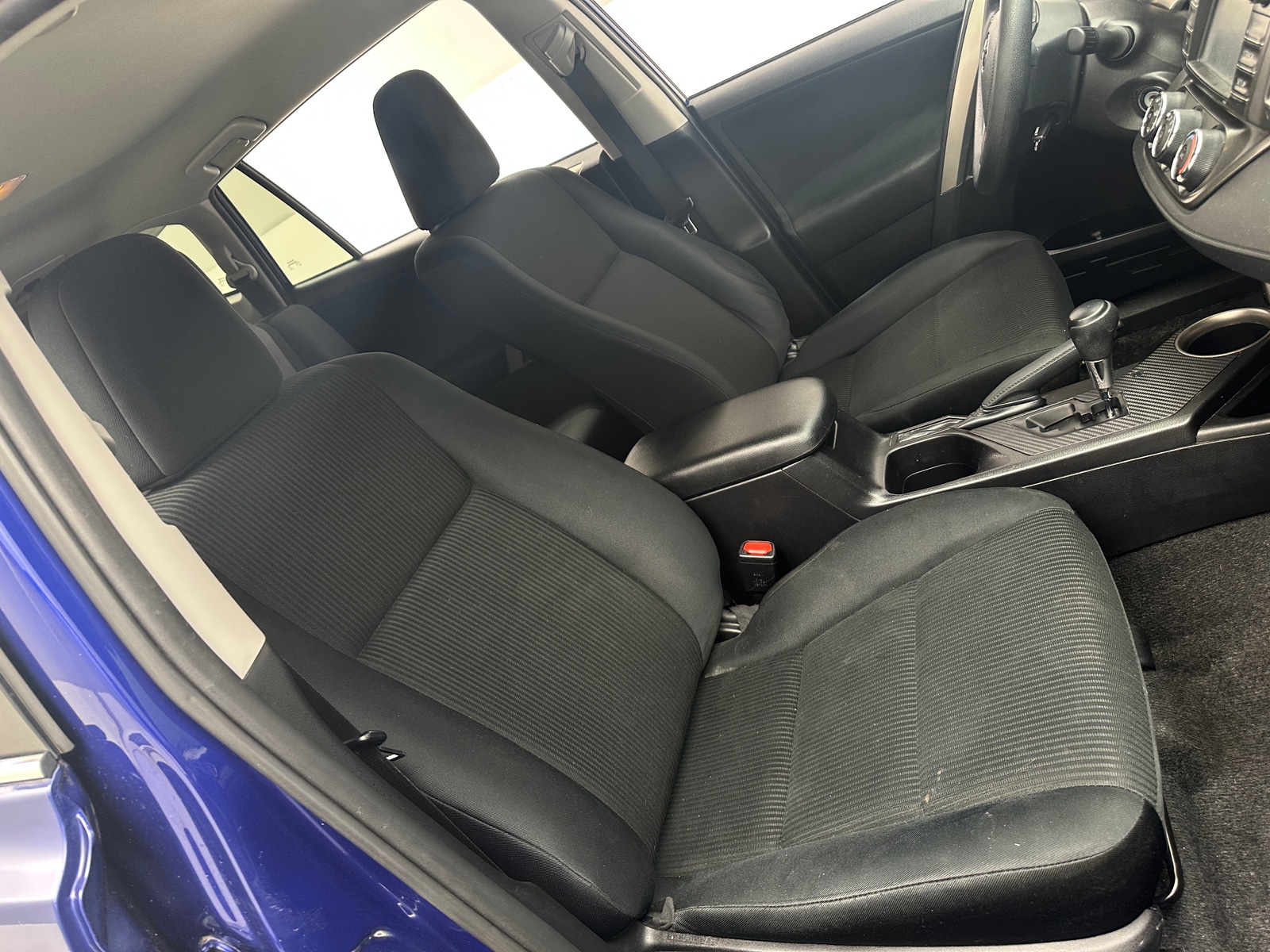 Thumbnail: 2015 Toyota RAV4 - 2