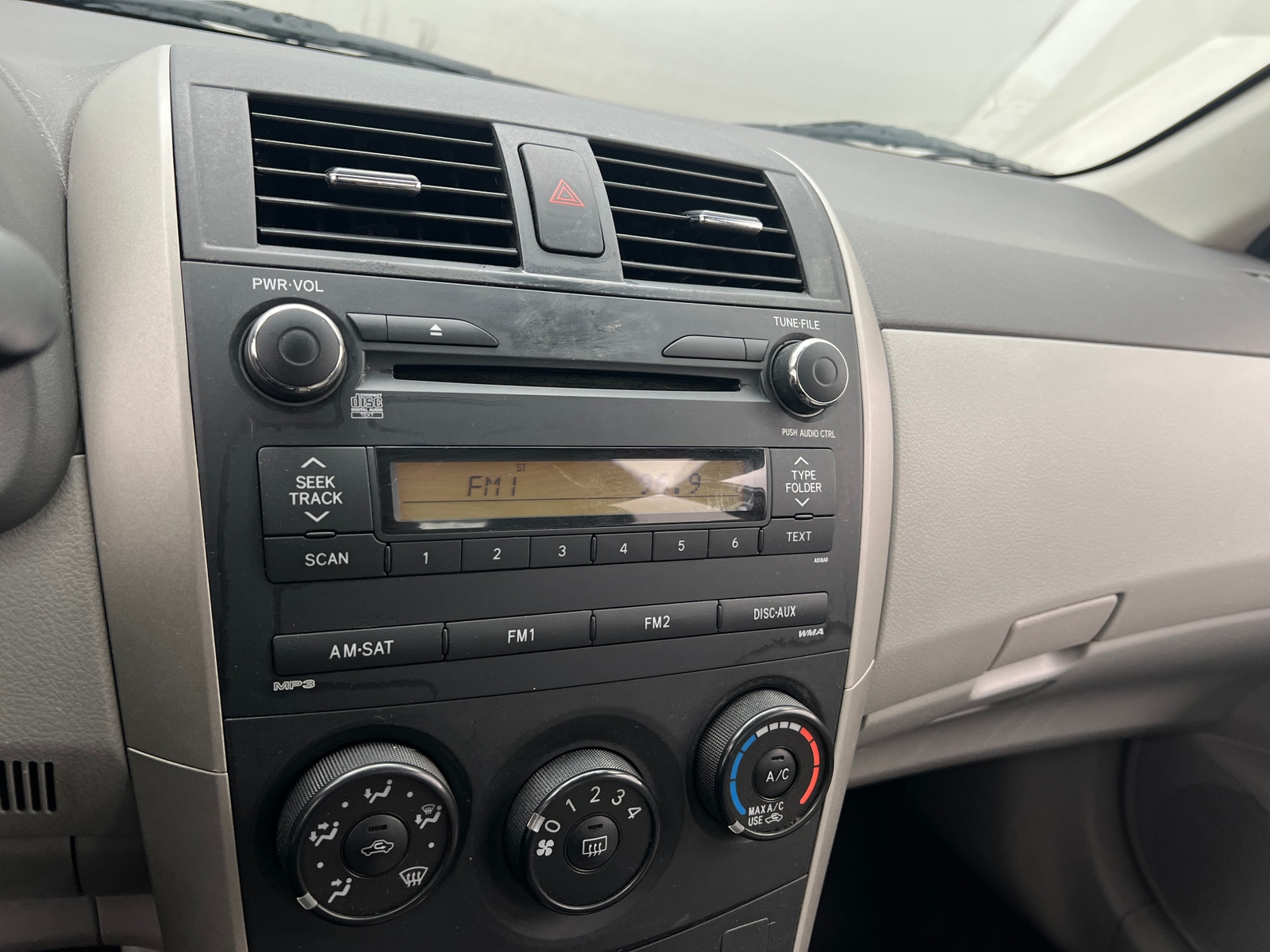 Thumbnail: 2010 Toyota Corolla - 4