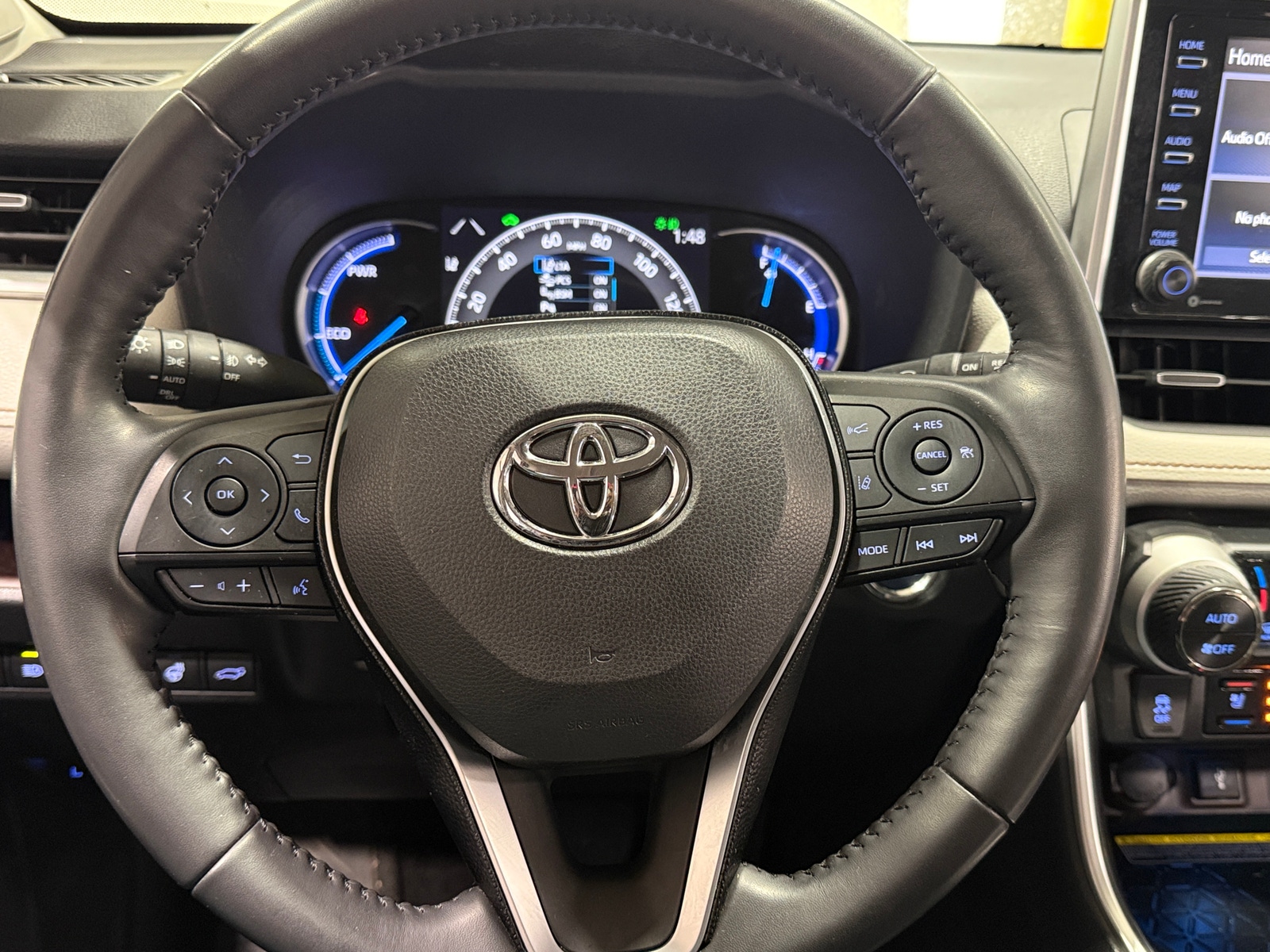 Thumbnail: 2020 Toyota RAV4 - 4