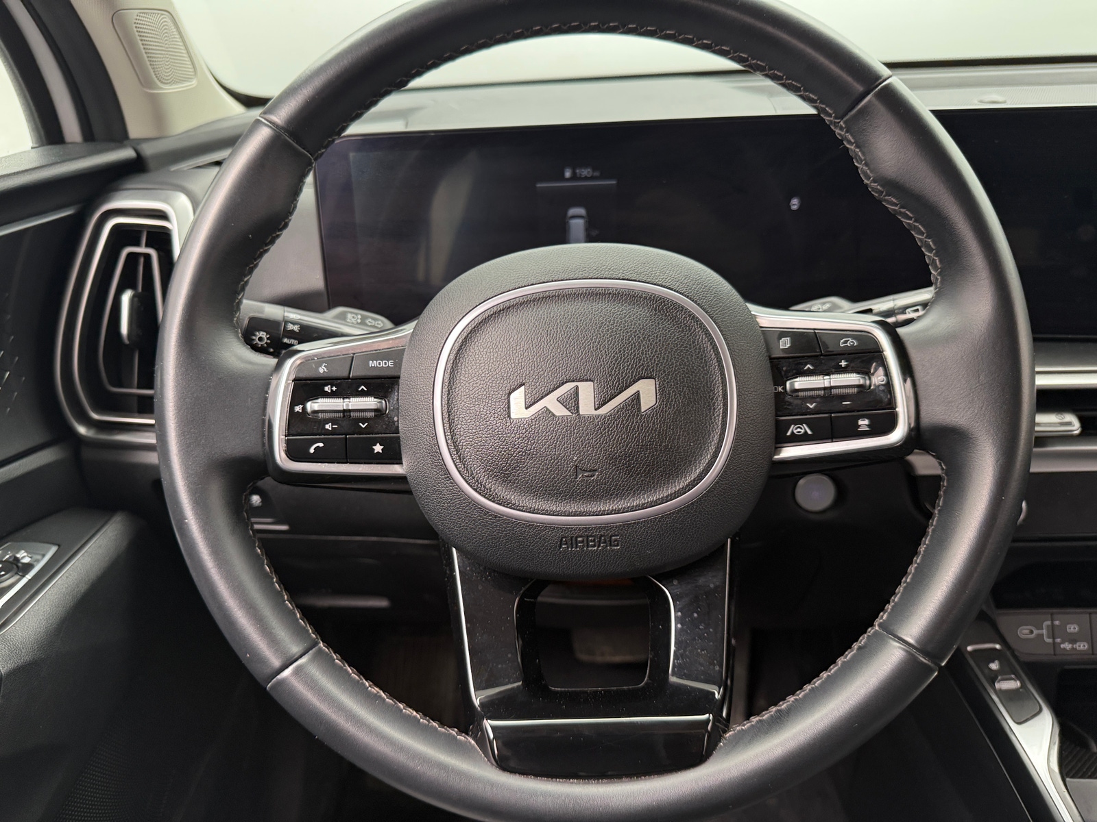 Thumbnail: 2024 Kia Sorento - 4