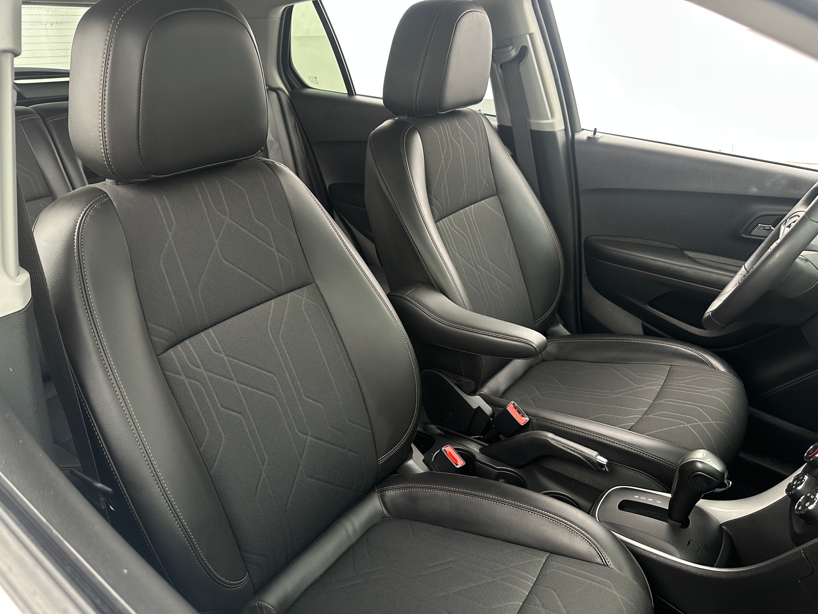 Thumbnail: 2022 Chevrolet Trax - 2