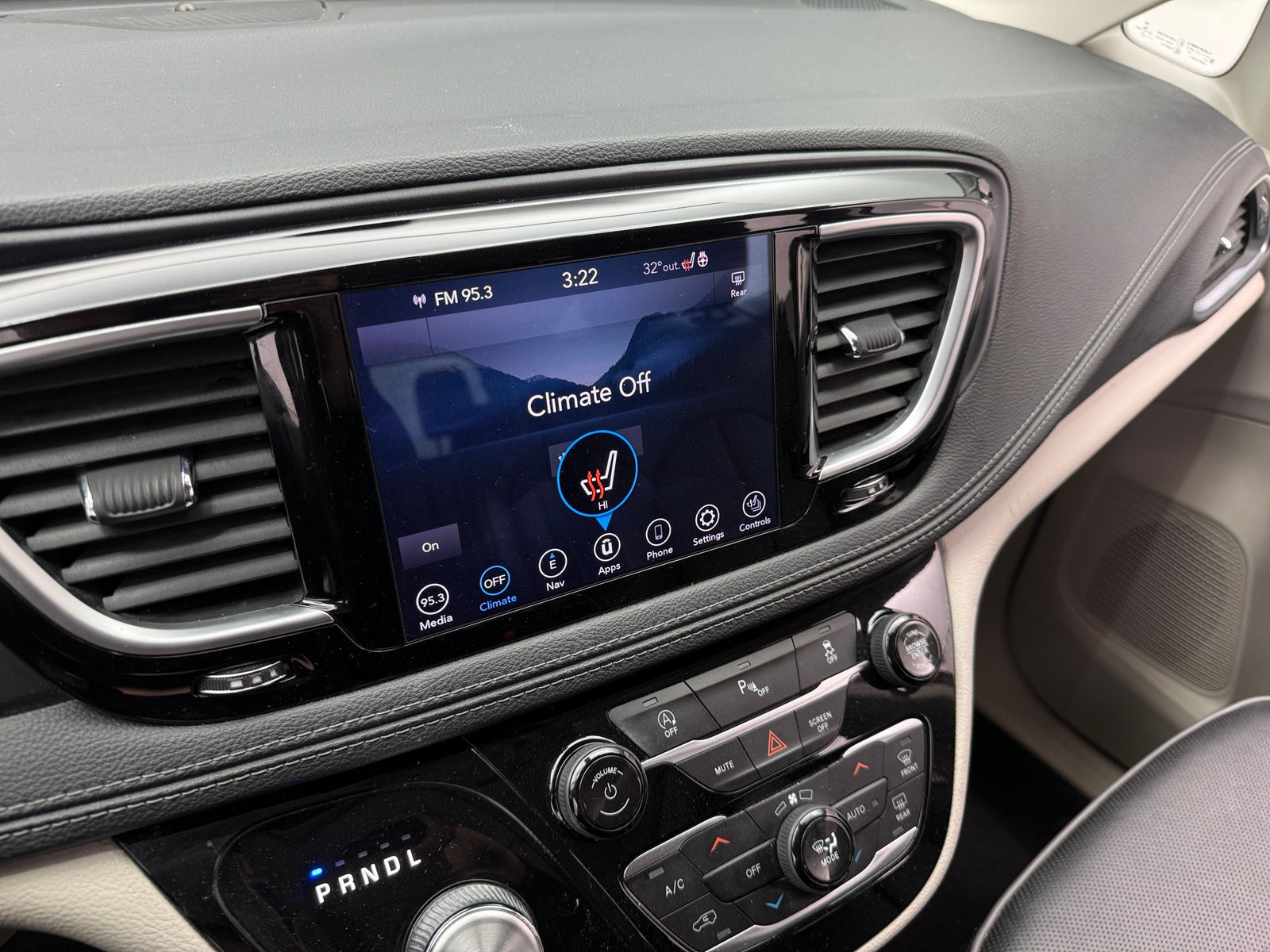 Thumbnail: 2020 Chrysler Pacifica - 3