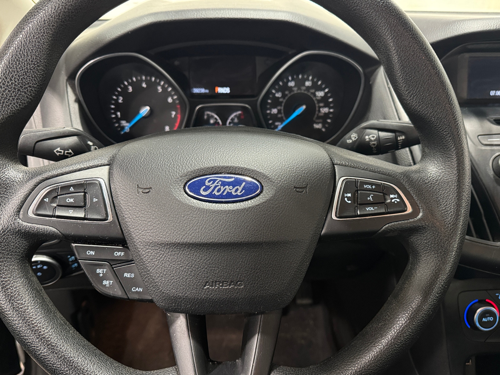 Thumbnail: 2017 Ford Focus - 5