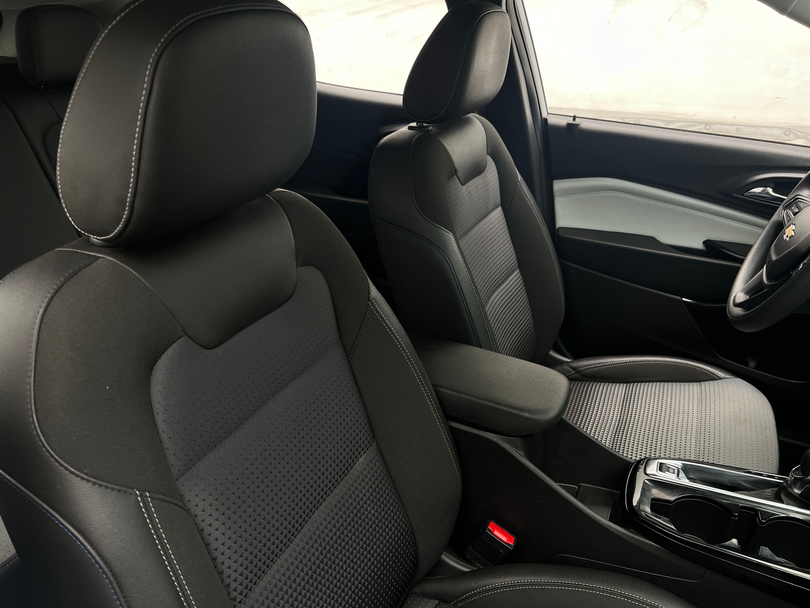 Thumbnail: 2025 Chevrolet Trax - 2