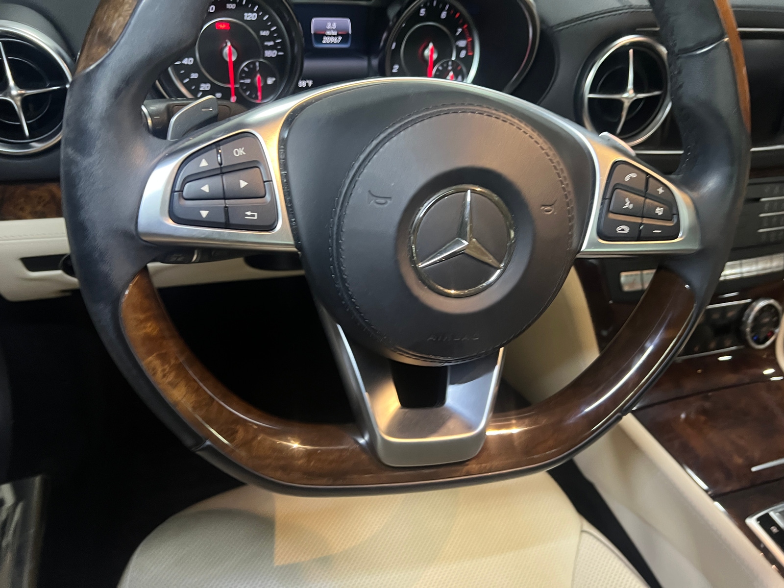 Thumbnail: 2018 Mercedes-Benz SL-Class - 4