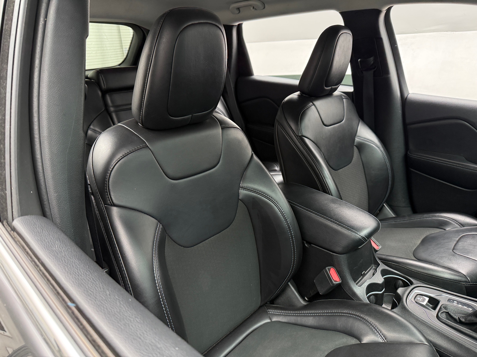Thumbnail: 2019 Jeep Cherokee - 2
