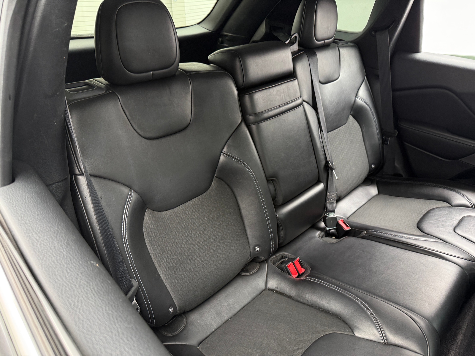 Thumbnail: 2019 Jeep Cherokee - 6