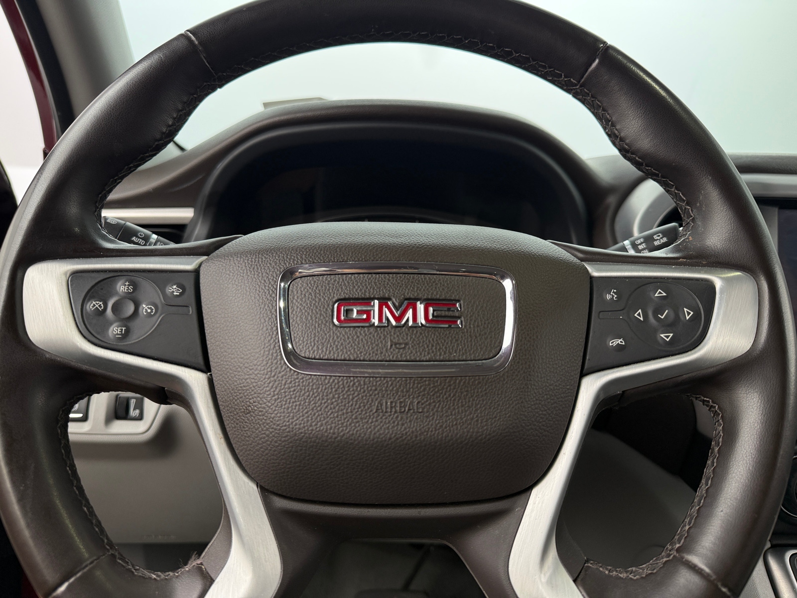 Thumbnail: 2023 GMC Acadia - 4