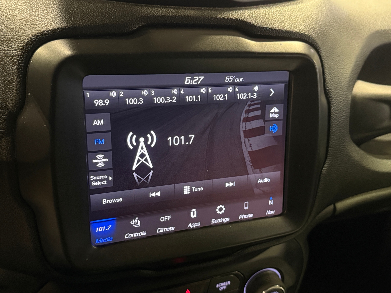Thumbnail: 2022 Jeep Renegade - 3