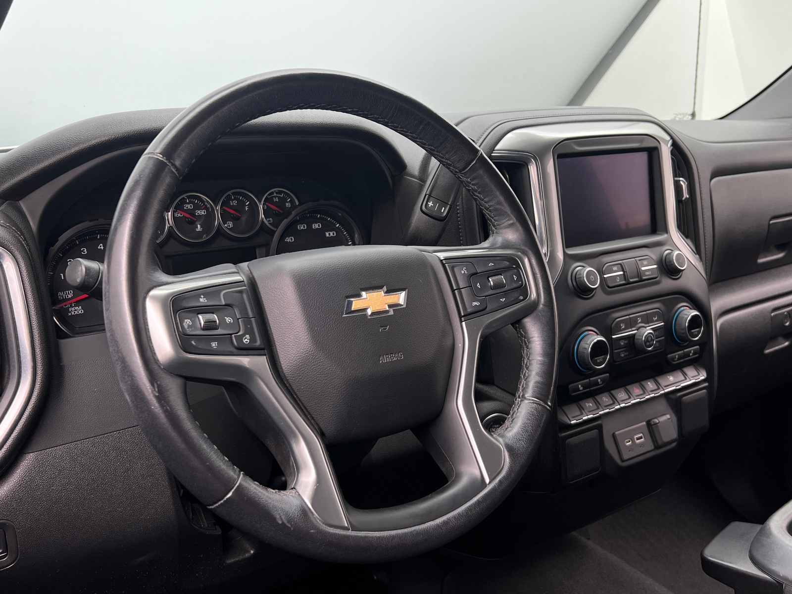Thumbnail: 2022 Chevrolet Silverado 1500 - 5
