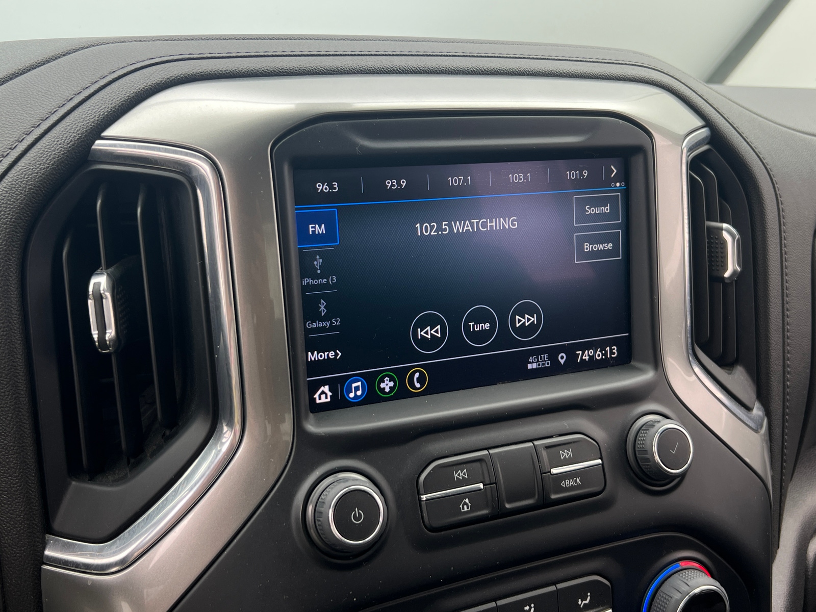 Thumbnail: 2022 Chevrolet Silverado 1500 - 4