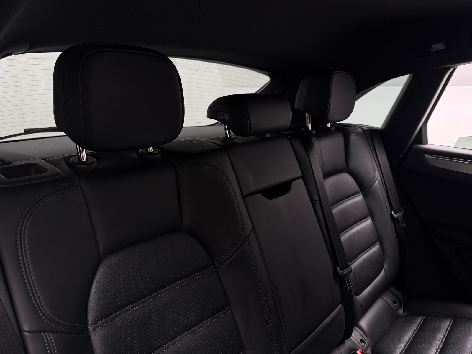 Thumbnail: 2023 Porsche Macan - 5