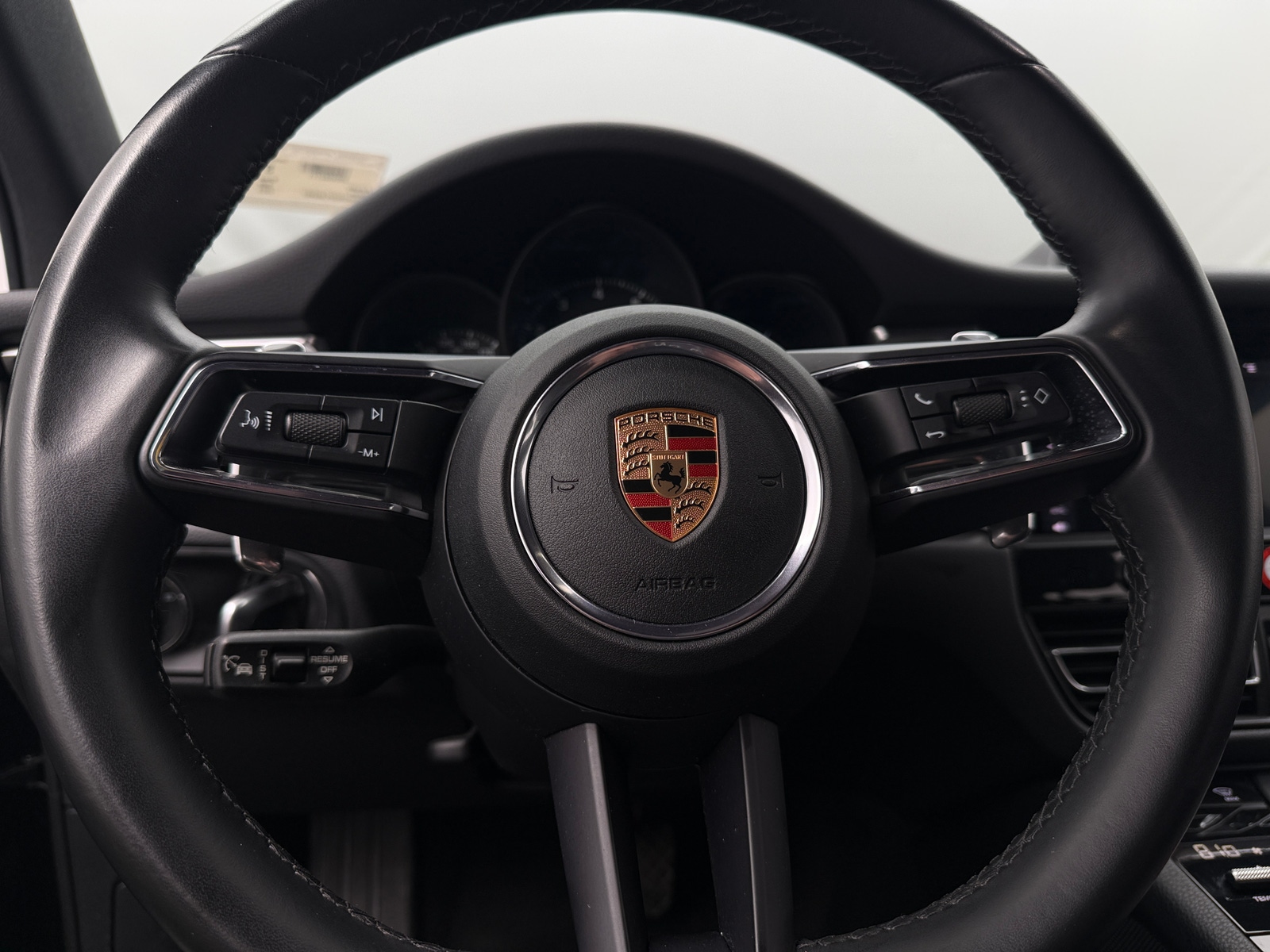 Thumbnail: 2023 Porsche Macan - 4