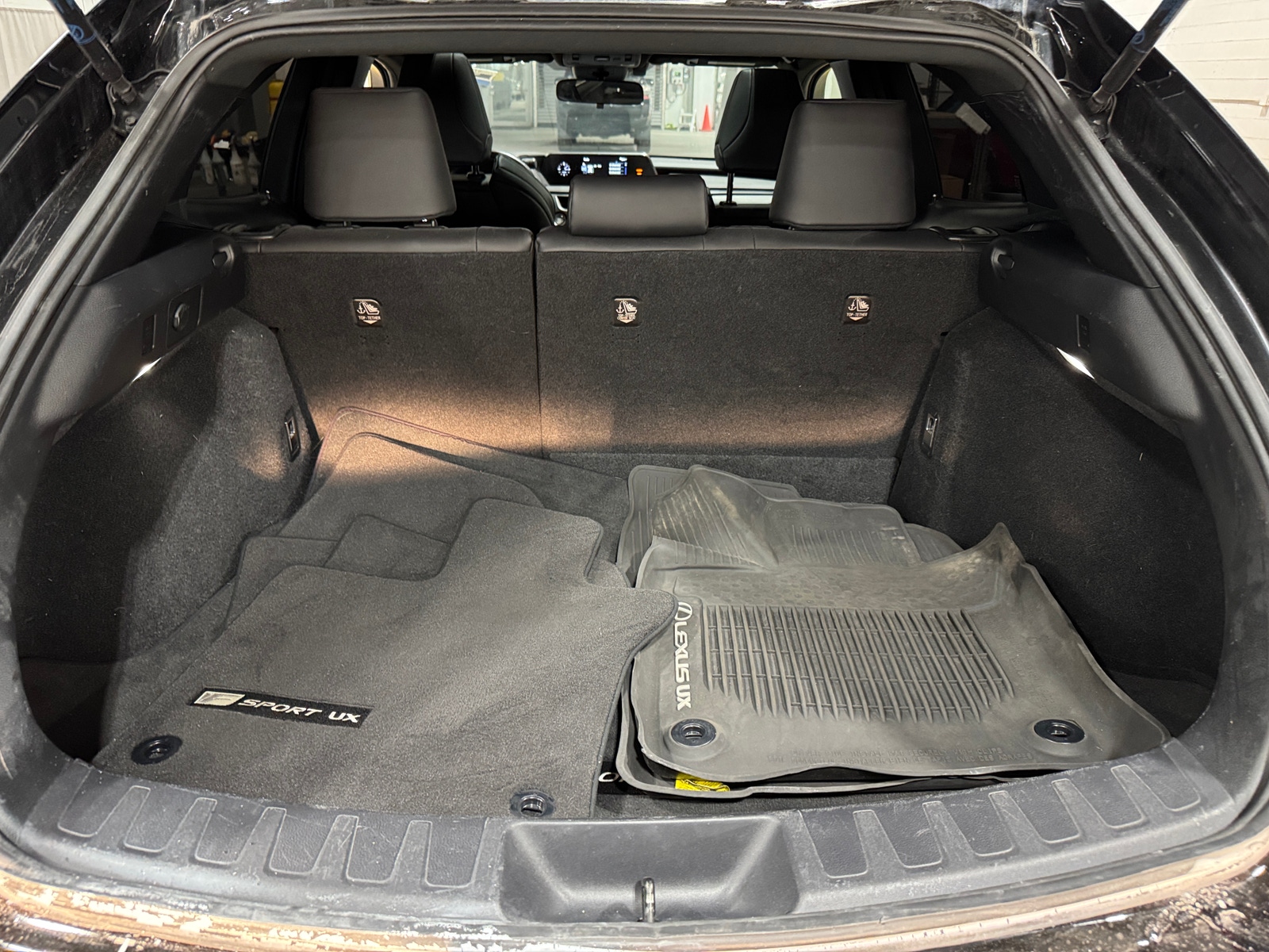 Thumbnail: 2021 Lexus UX - 6