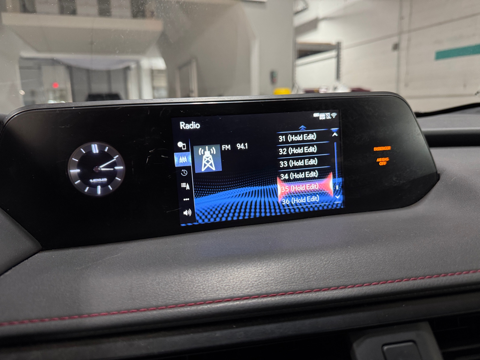 Thumbnail: 2021 Lexus UX - 3