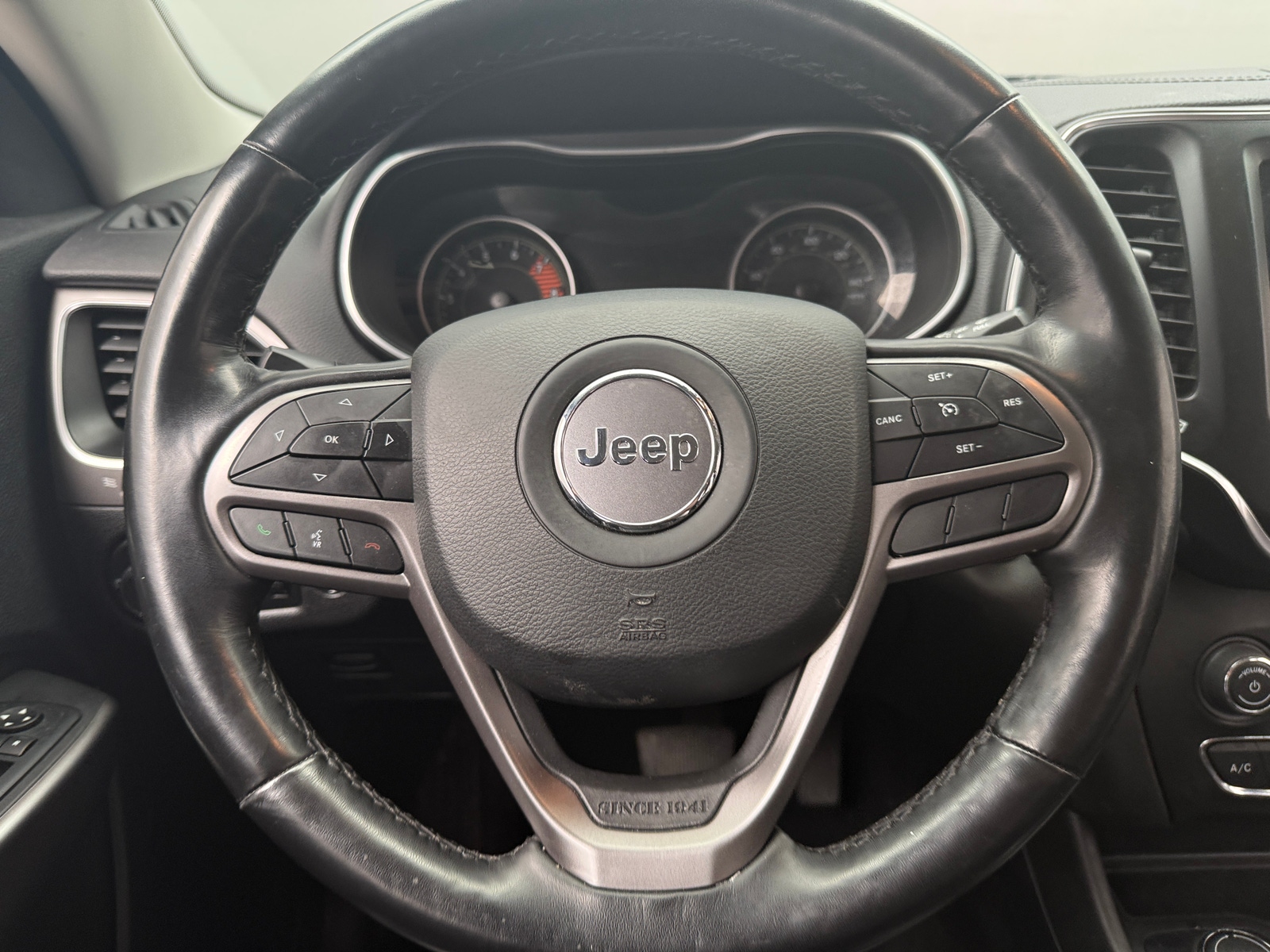 Thumbnail: 2021 Jeep Cherokee - 4