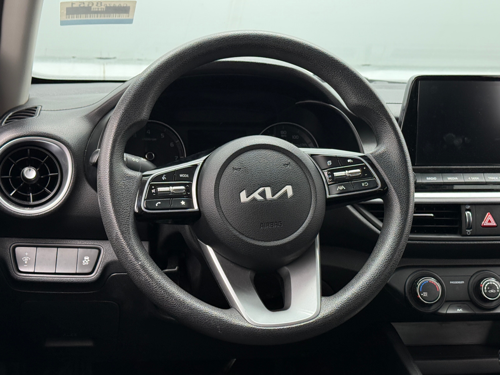 Thumbnail: 2023 Kia Forte - 5