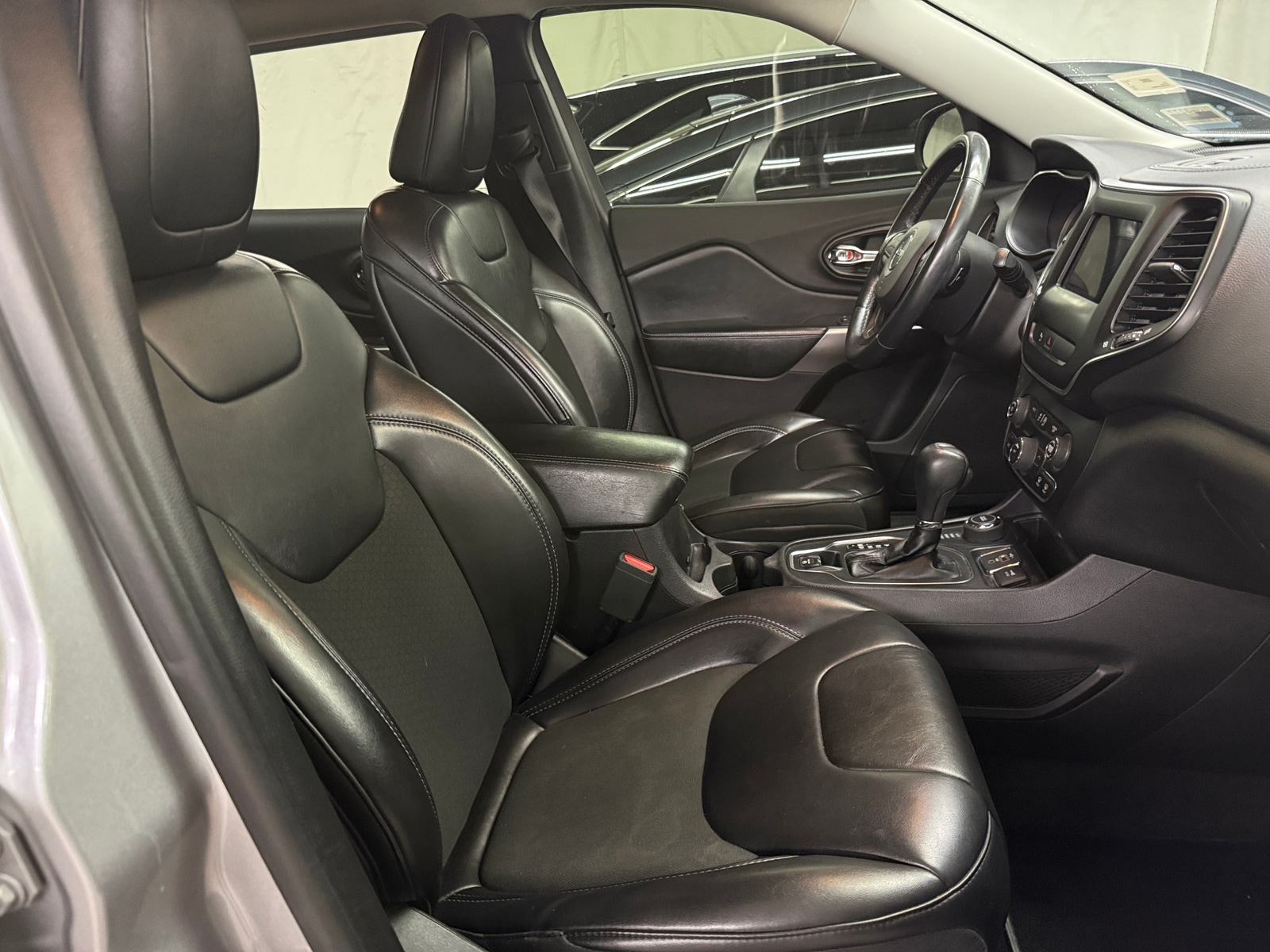 Thumbnail: 2019 Jeep Cherokee - 2