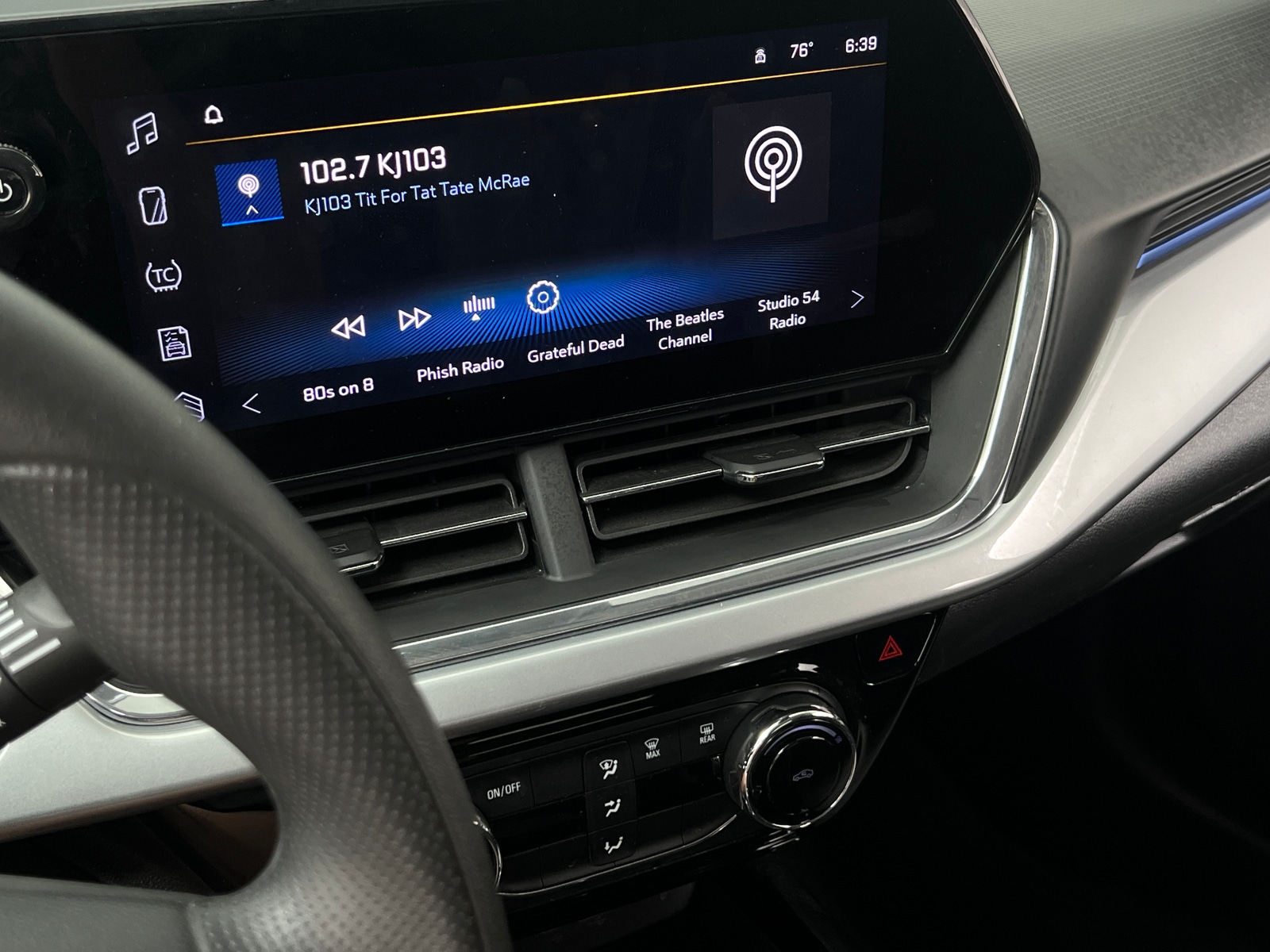 Thumbnail: 2025 Chevrolet Trax - 4