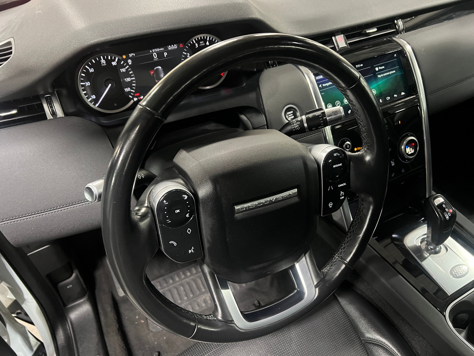 Thumbnail: 2020 Land Rover Discovery Sport - 4