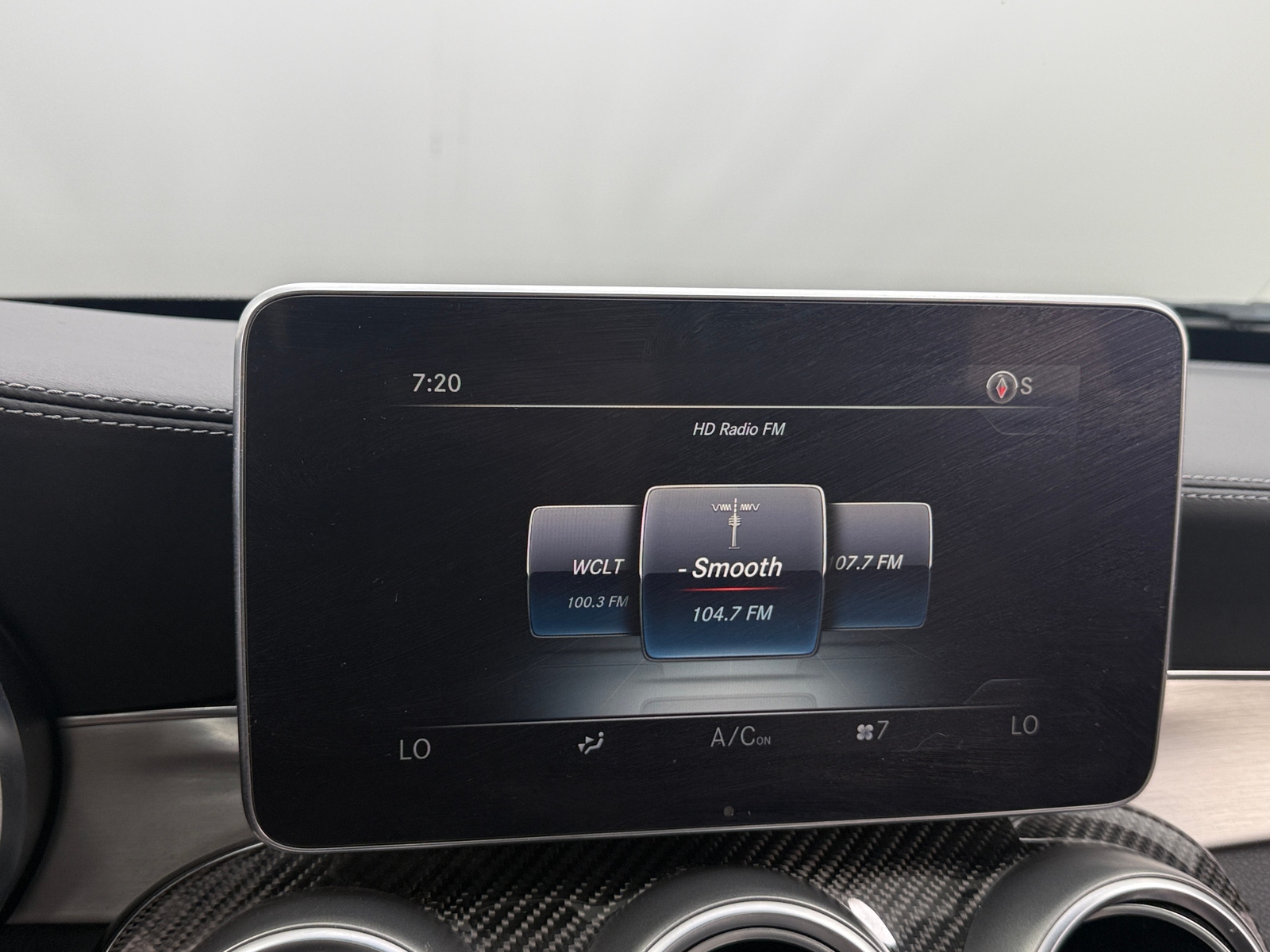 Thumbnail: 2016 Mercedes-Benz C-Class - 3