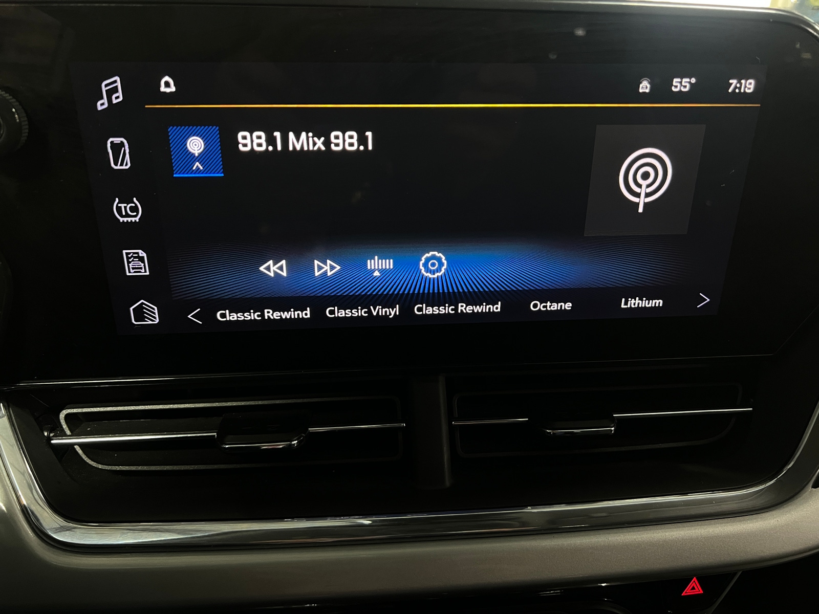 Thumbnail: 2025 Chevrolet Trax - 4